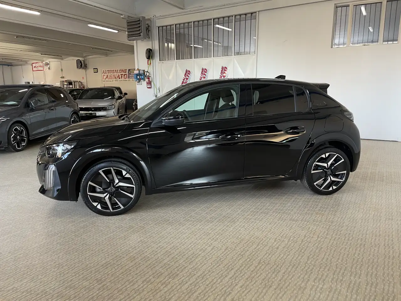 Peugeot 208 1.2 hybrid GT 145cv e-dcs 6 Auto 2025 Nero Perla 5