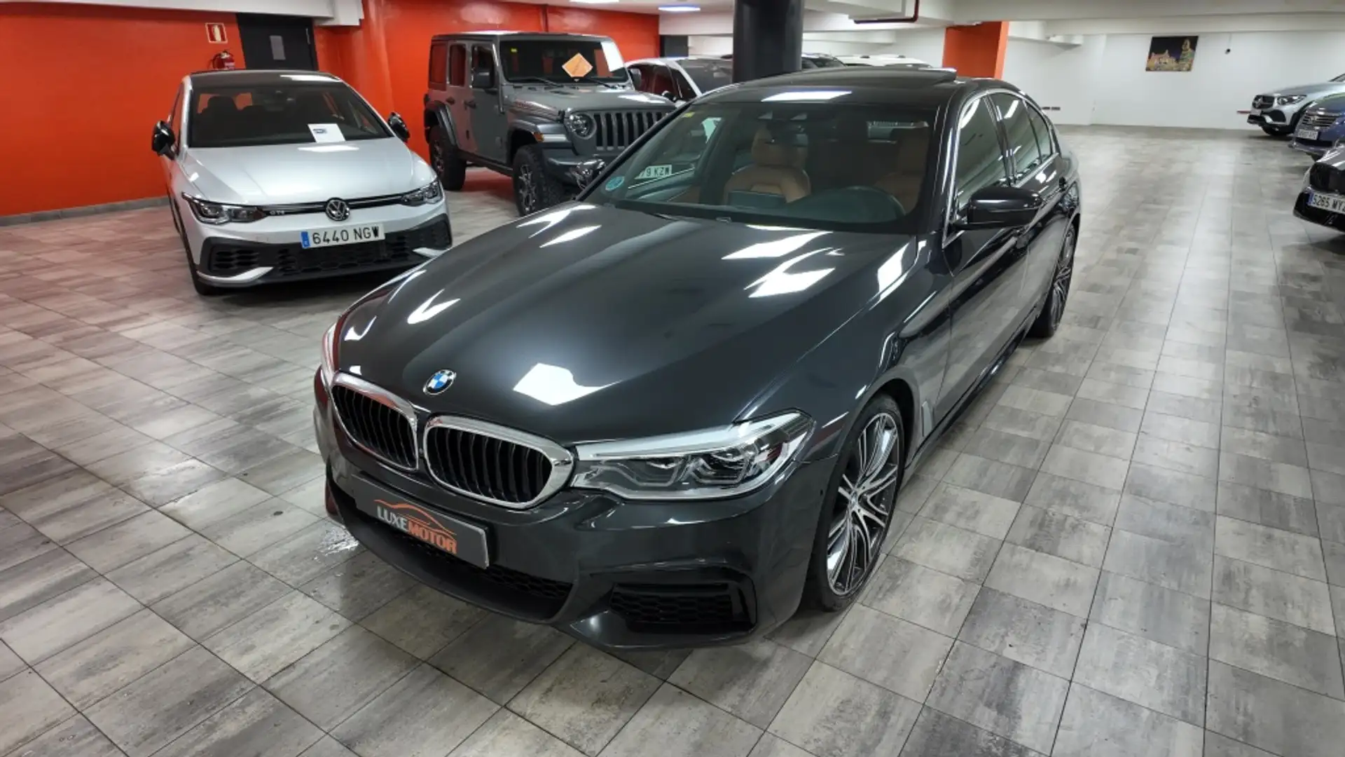 BMW 530 530dA xDrive Gris - 1