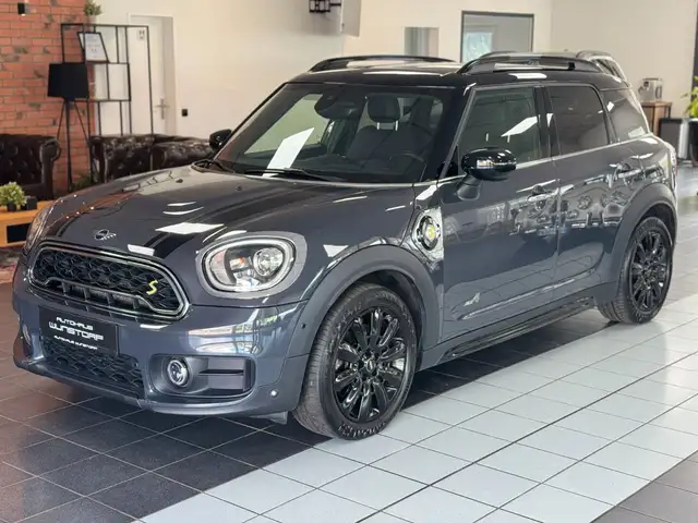MINI Cooper SE Countryman All4 PANO/LED/BT/CAM/NAVI/