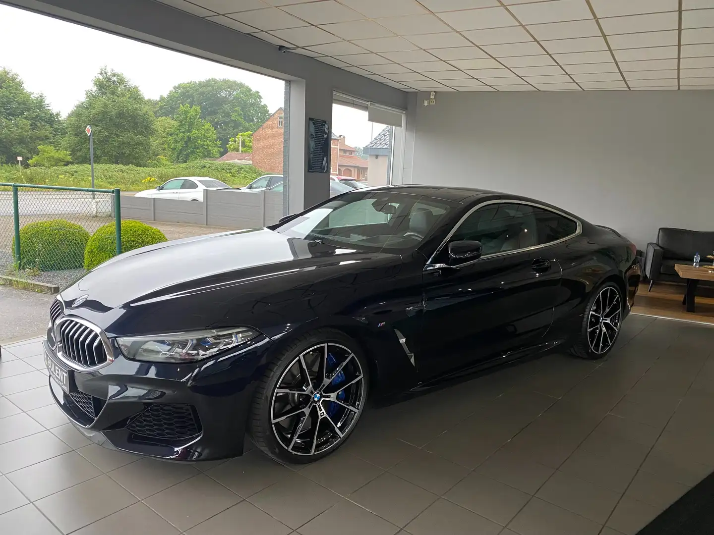BMW M850 M850iXAS  --- FULL OPTION -- Zwart - 1