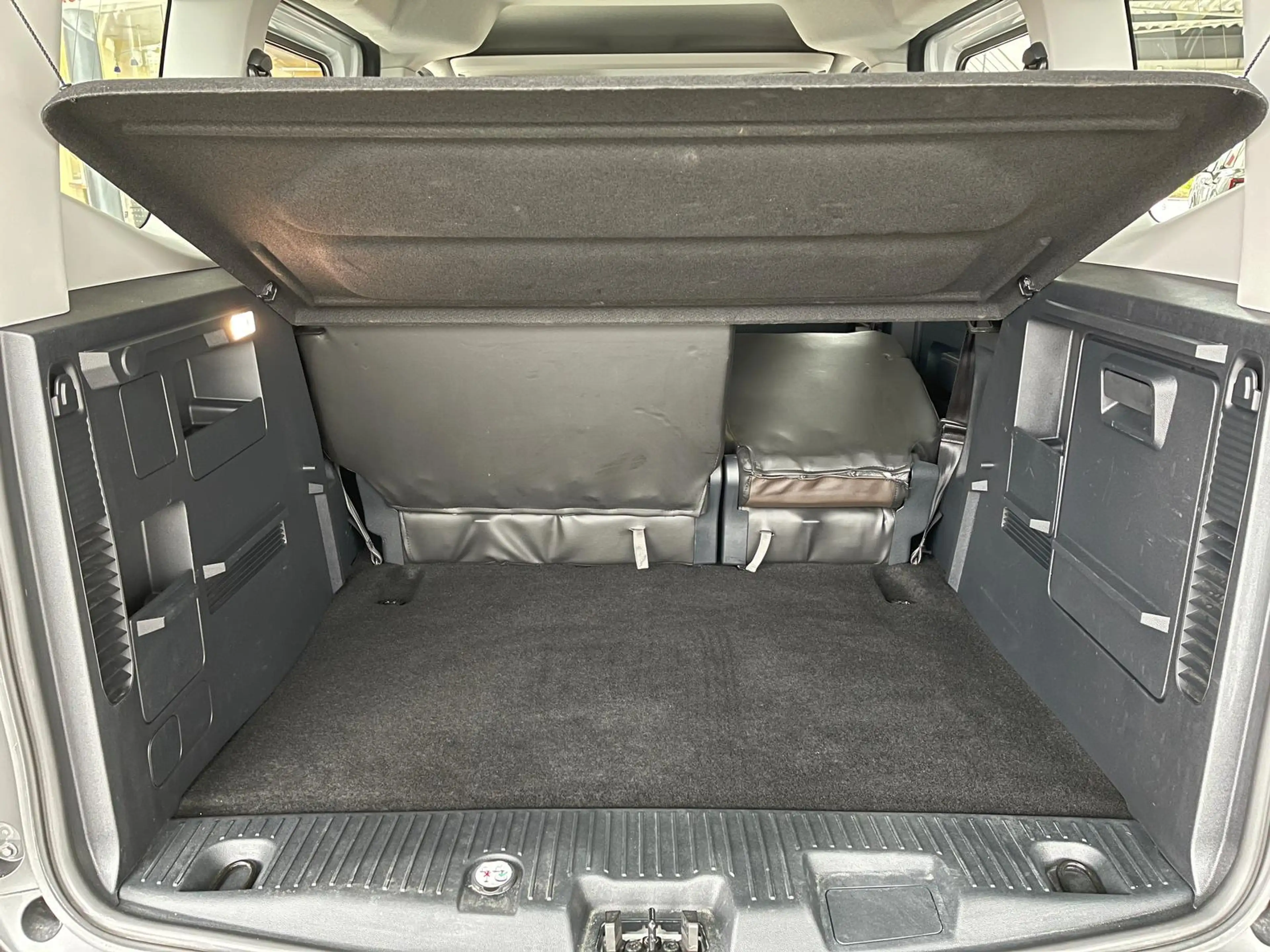 Ford Tourneo Courier 1.0+Trend+Klima+Schiebetüren beidseidig+++ — photo 14