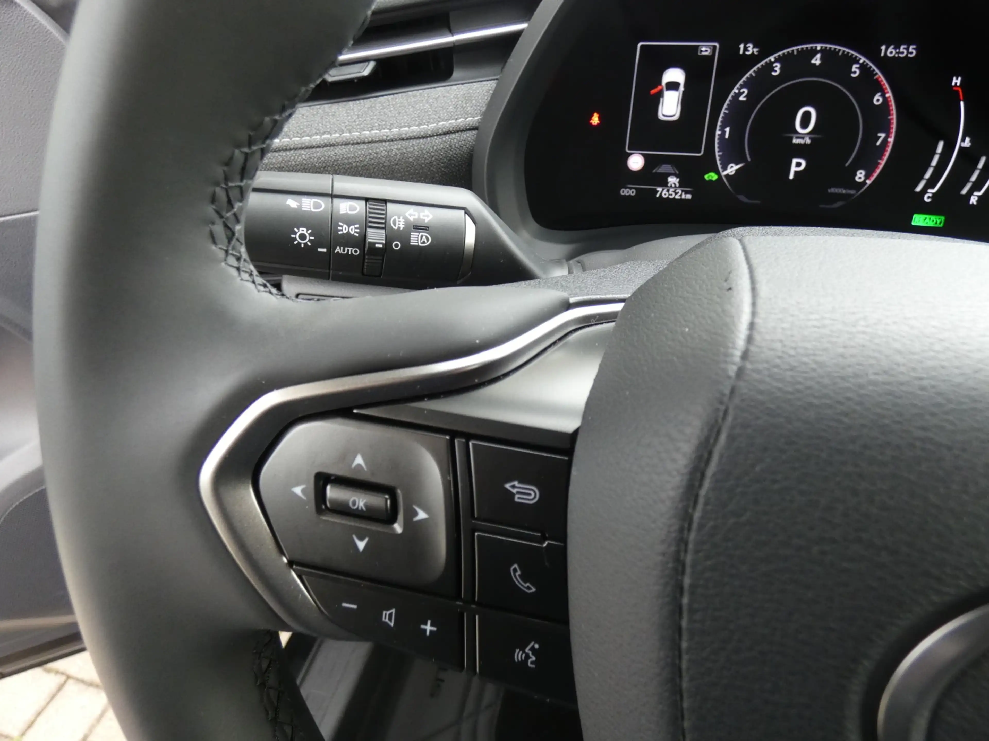 Lexus LBX Hybrid GPS +Parkeercamera +Adaptive cruise control — photo 13