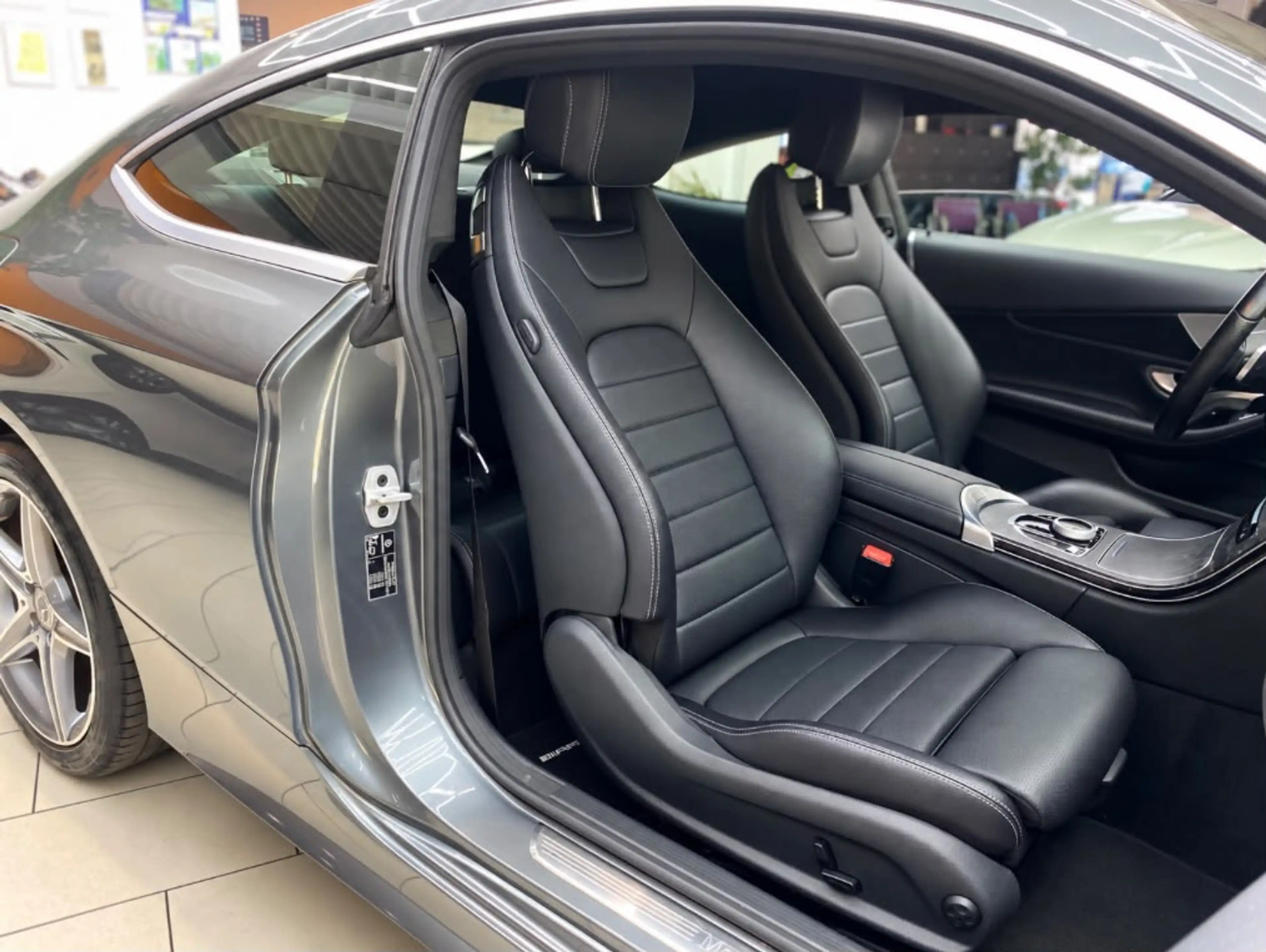 Mercedes-Benz C 180 AMG Line Leder Navi RueFaKa Tempo Keyless PDC S&S — photo 15