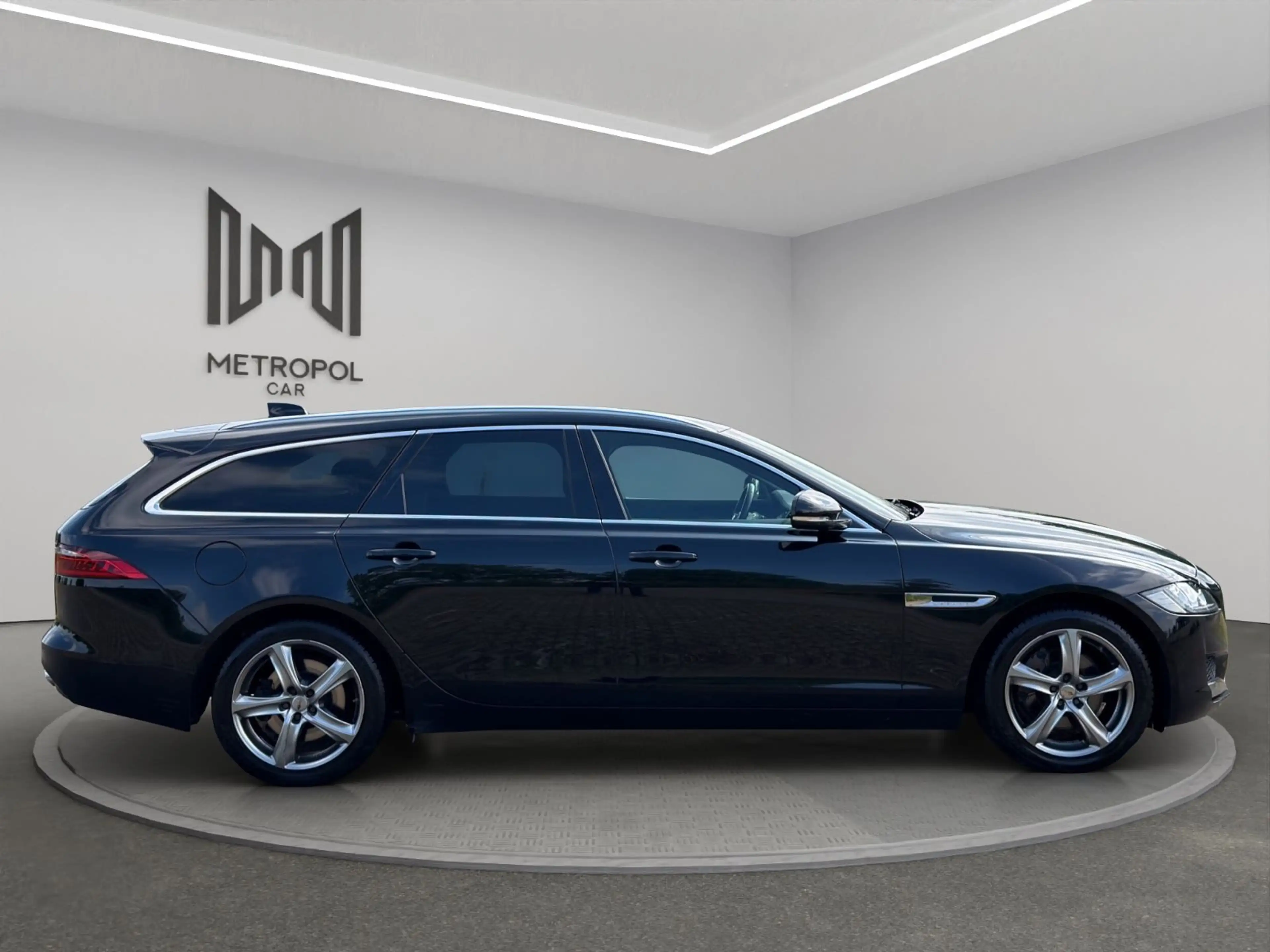 Jaguar XF 25d Sportbrake AWD Nav*Garantie*Finanzierung* — photo 6
