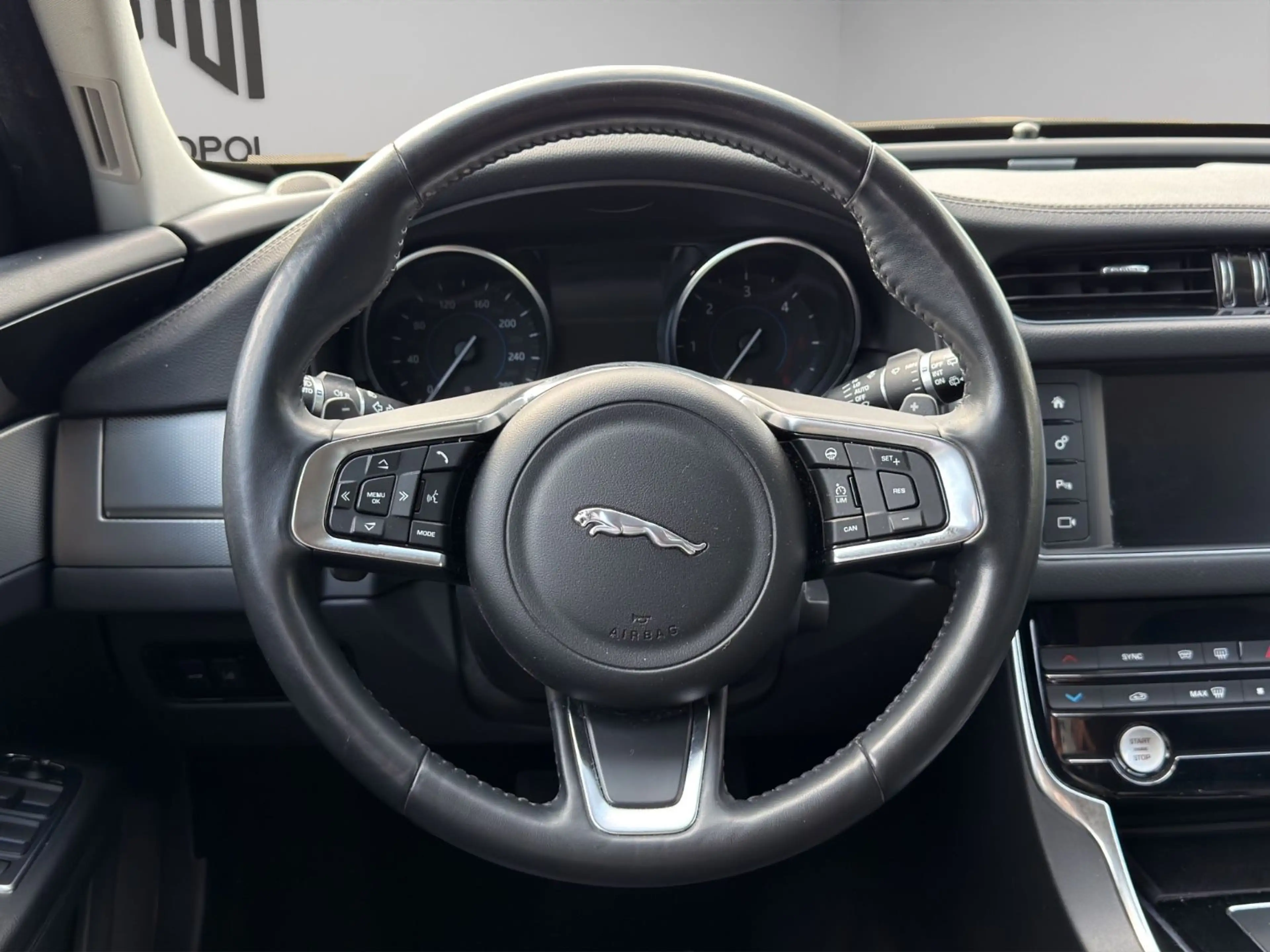Jaguar XF 25d Sportbrake AWD Nav*Garantie*Finanzierung* — photo 12