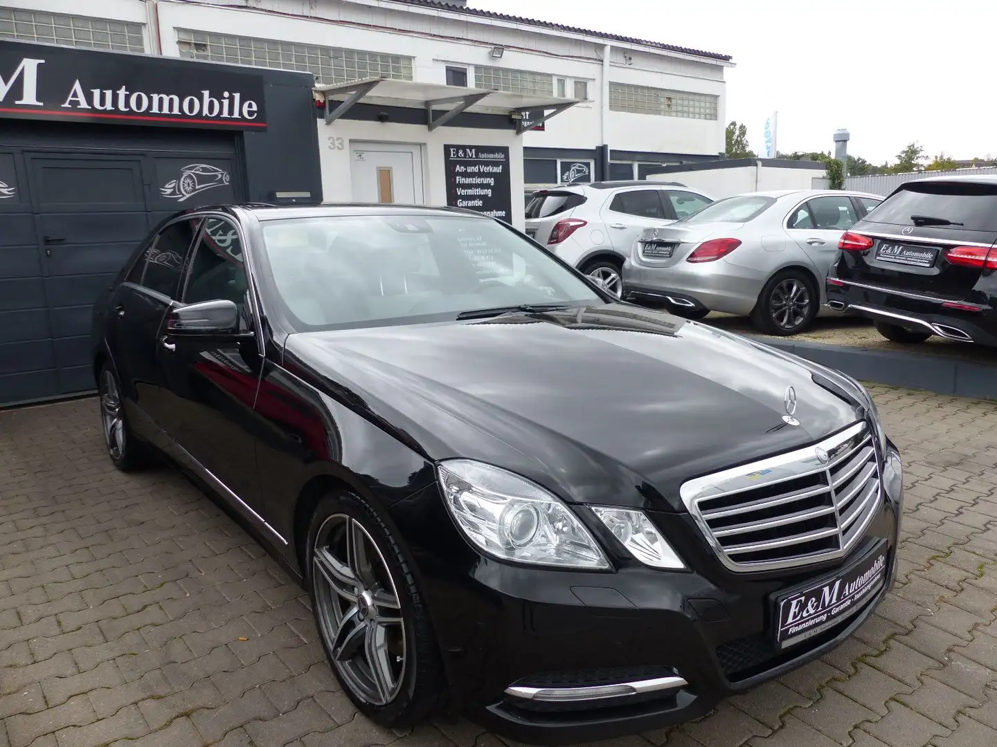 Mercedes-Benz E 250 CGI Automatik*AVANTGARDE*NAVI*LEDER BEIGE* Zwart - 2