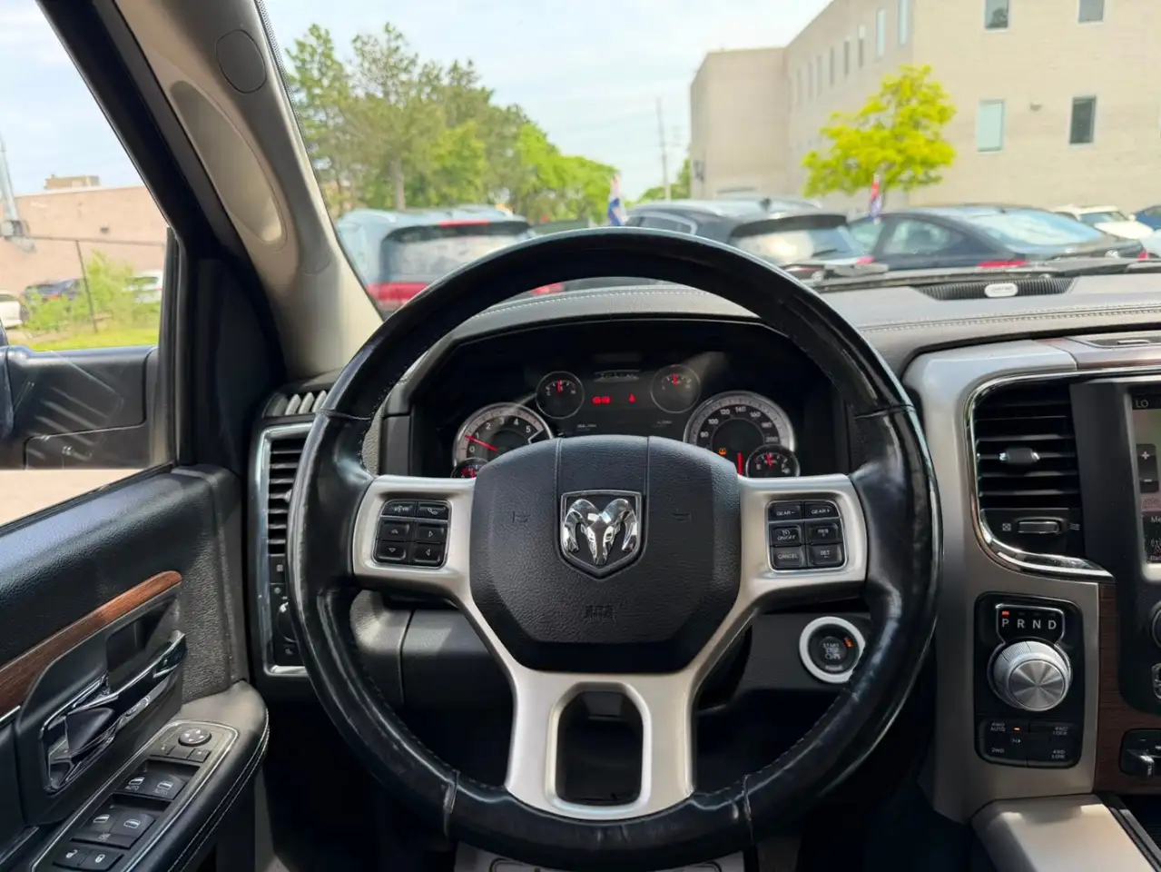 RAM 1500 снимка RAM 1500