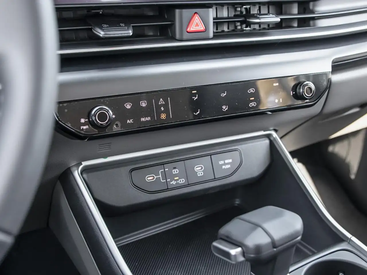 Kia Carnival снимка Kia Carnival