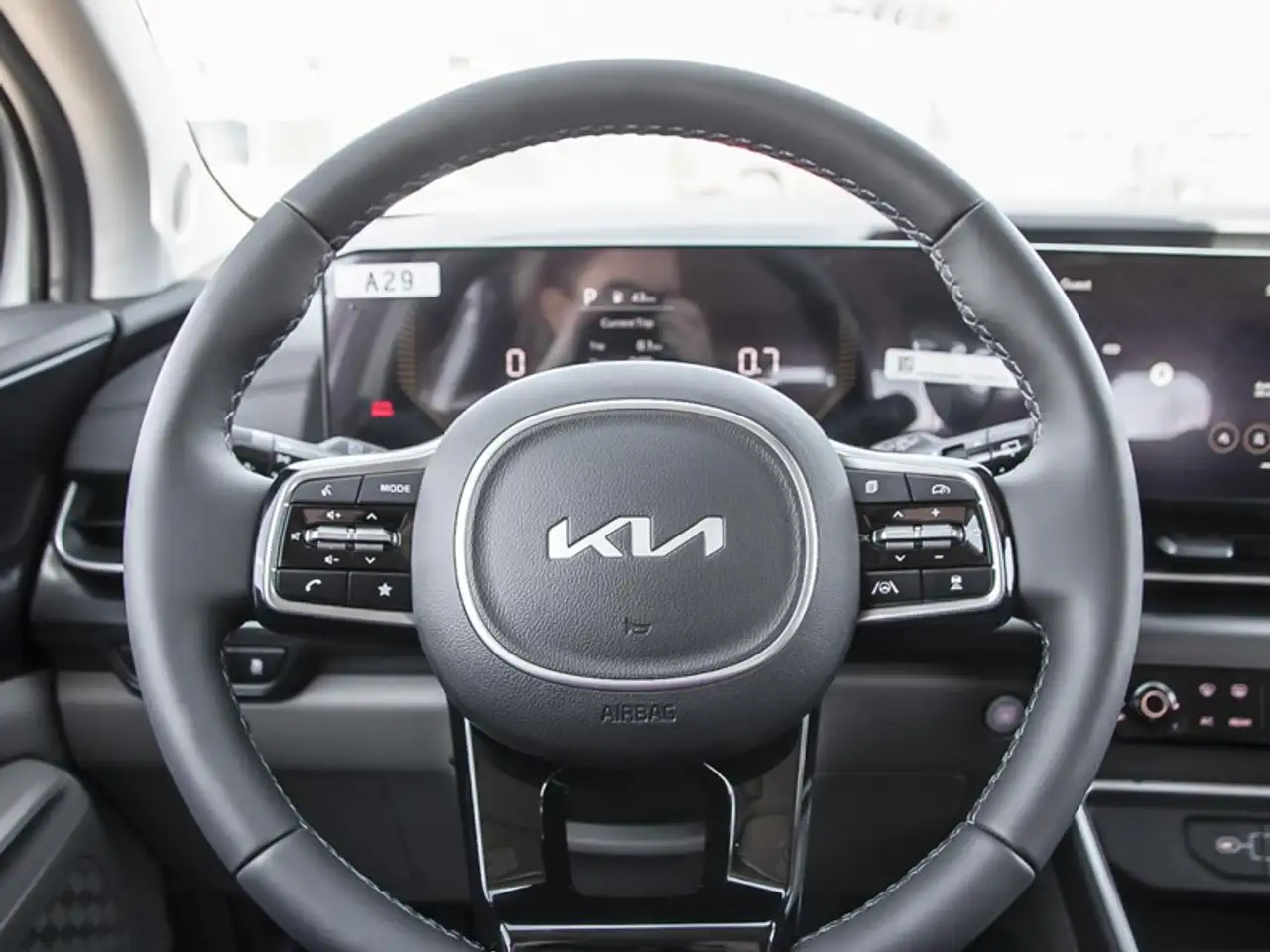 Kia Carnival снимка Kia Carnival