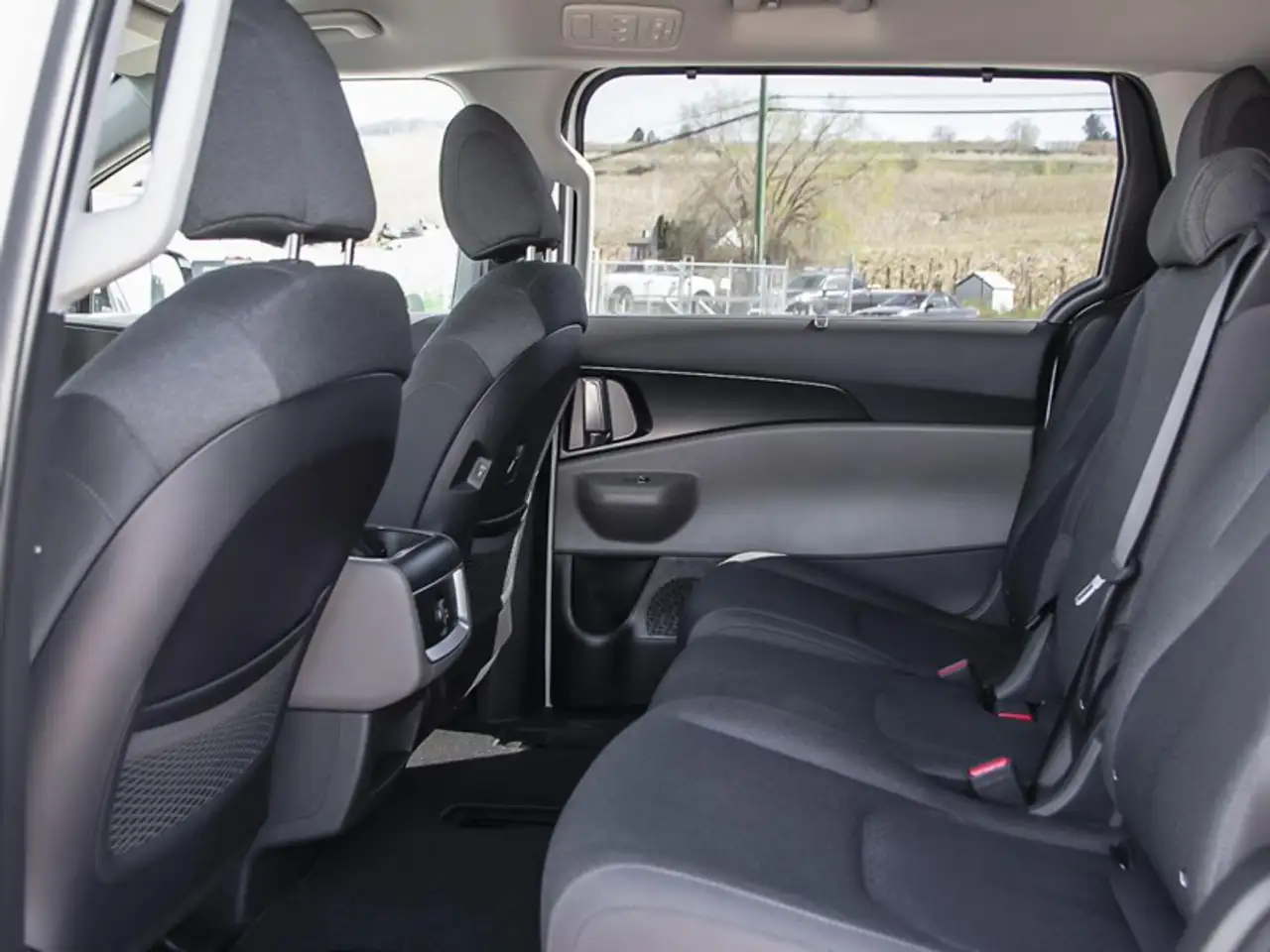Kia Carnival снимка Kia Carnival