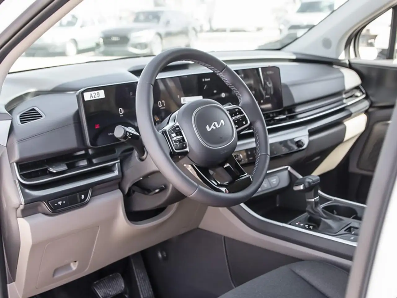 Kia Carnival снимка Kia Carnival