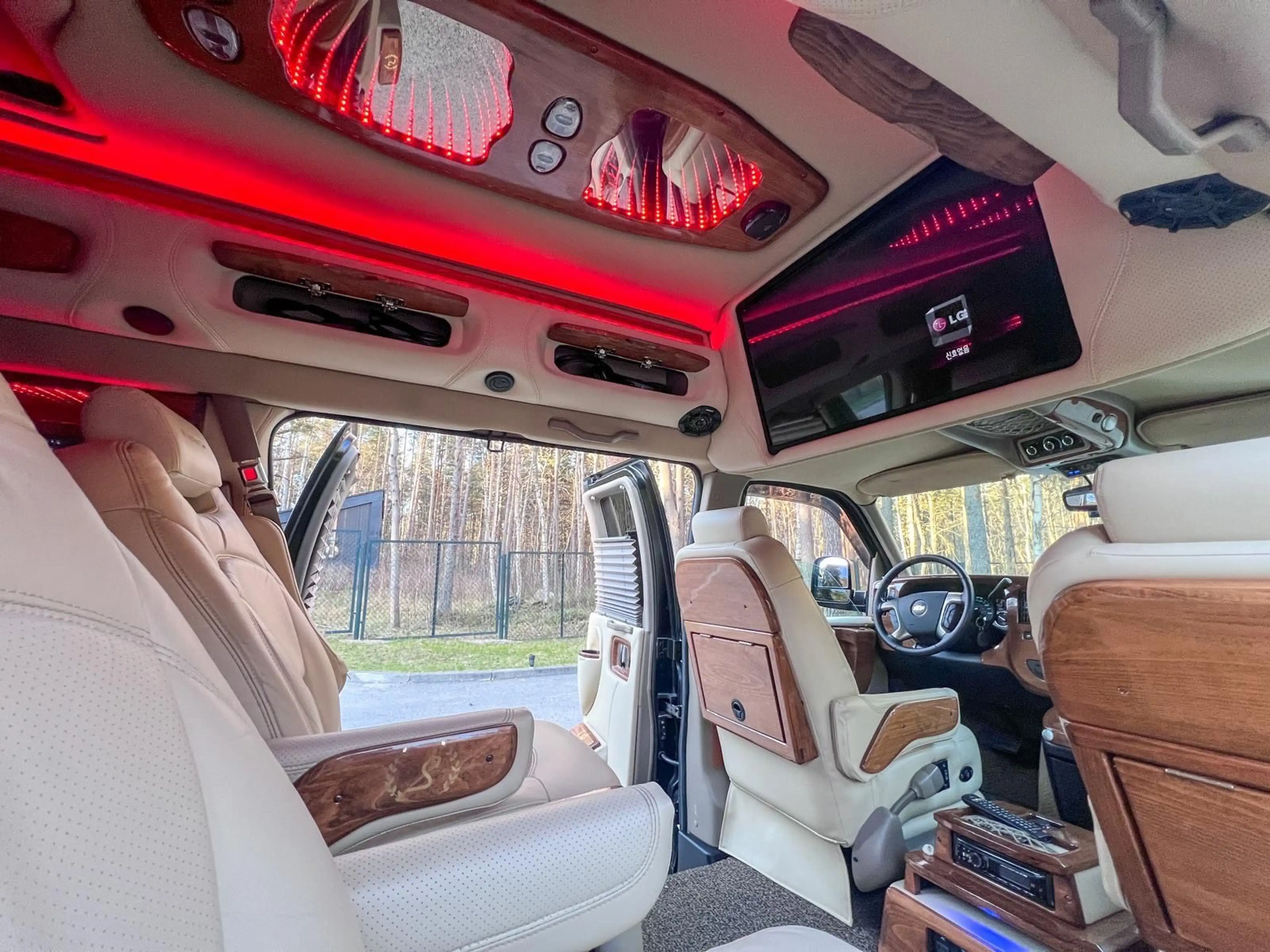 Chevrolet Express 5,3l V8 StarCraft — photo 3