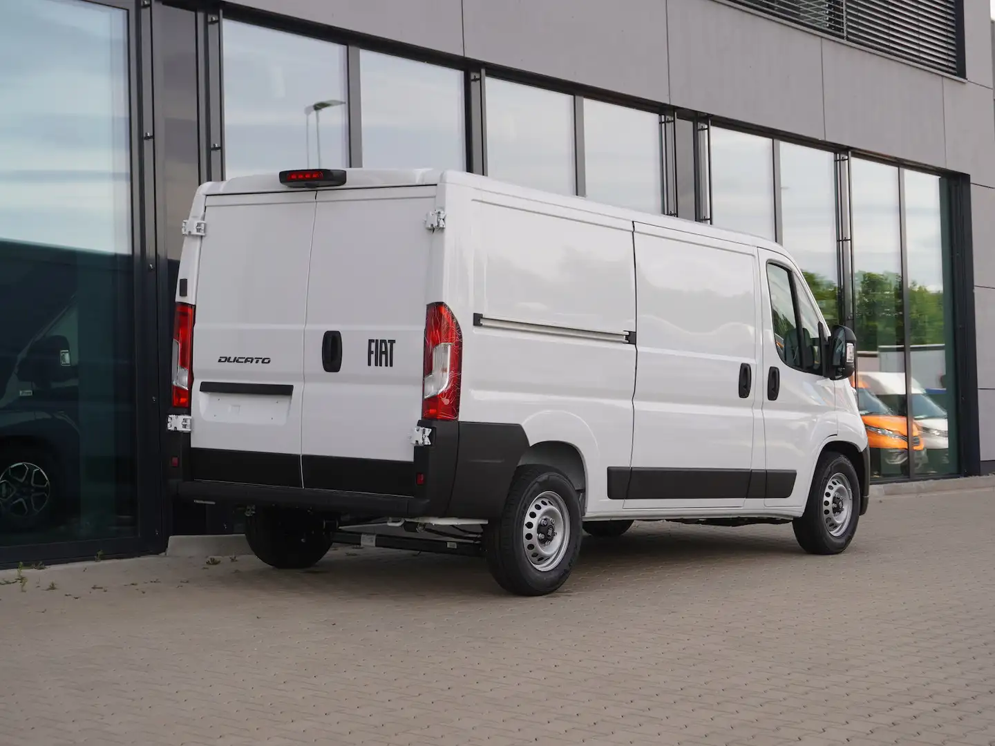 Fiat Ducato 35 L2H1 140 AT8 / 7-Zoll-Infotainment Wit - 2