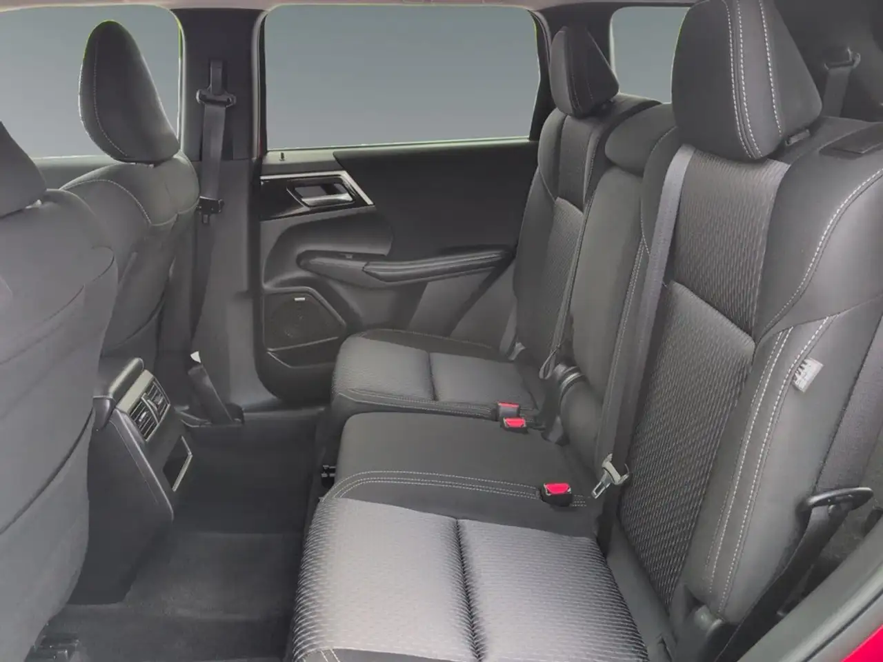 Mitsubishi Outlander снимка Mitsubishi Outlander