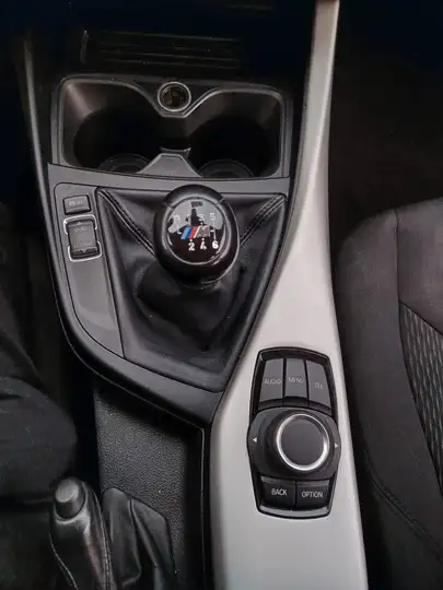 BMW Serie 1 2016, foto 13