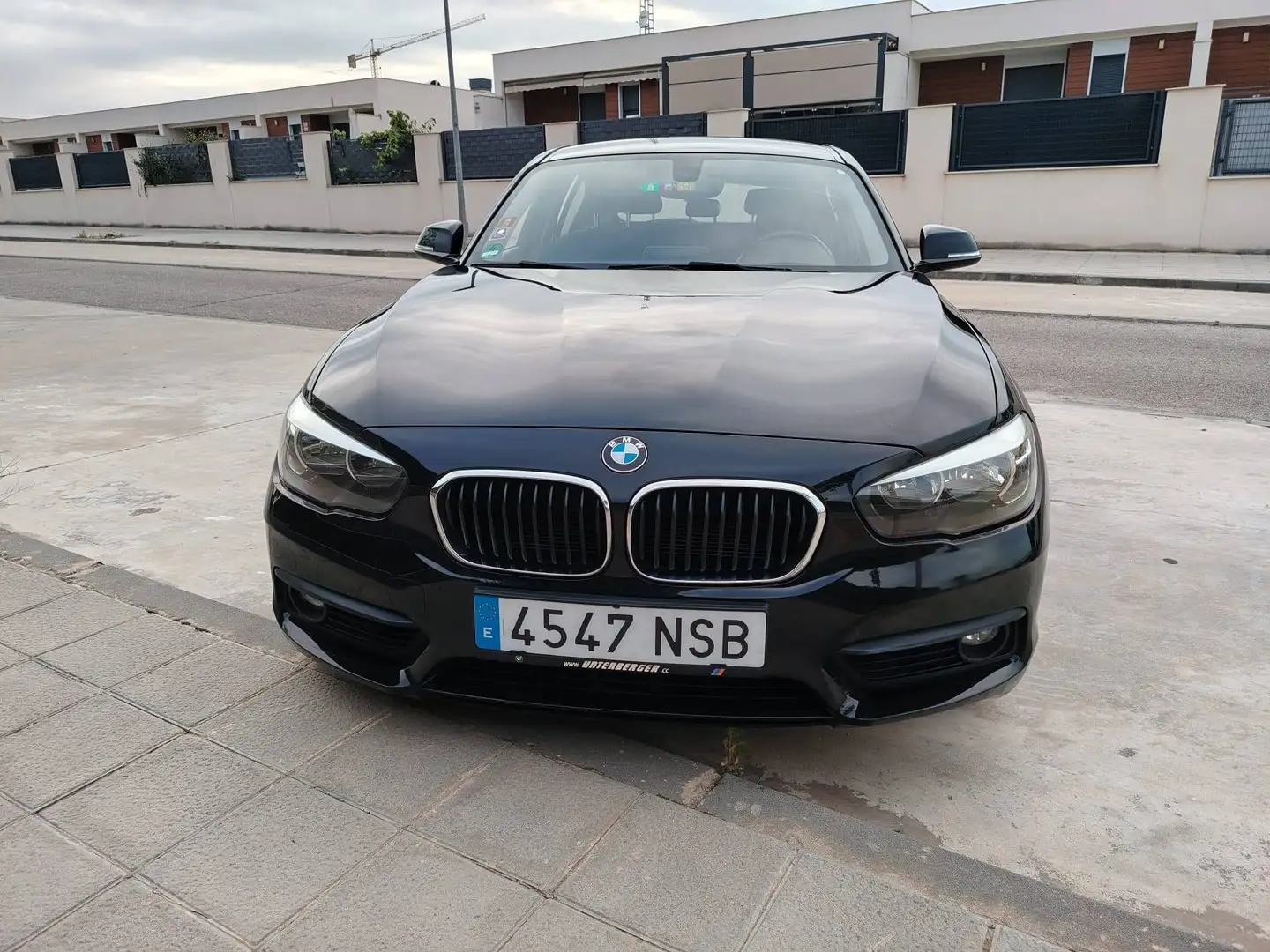 BMW 116 F20 Negro - 1