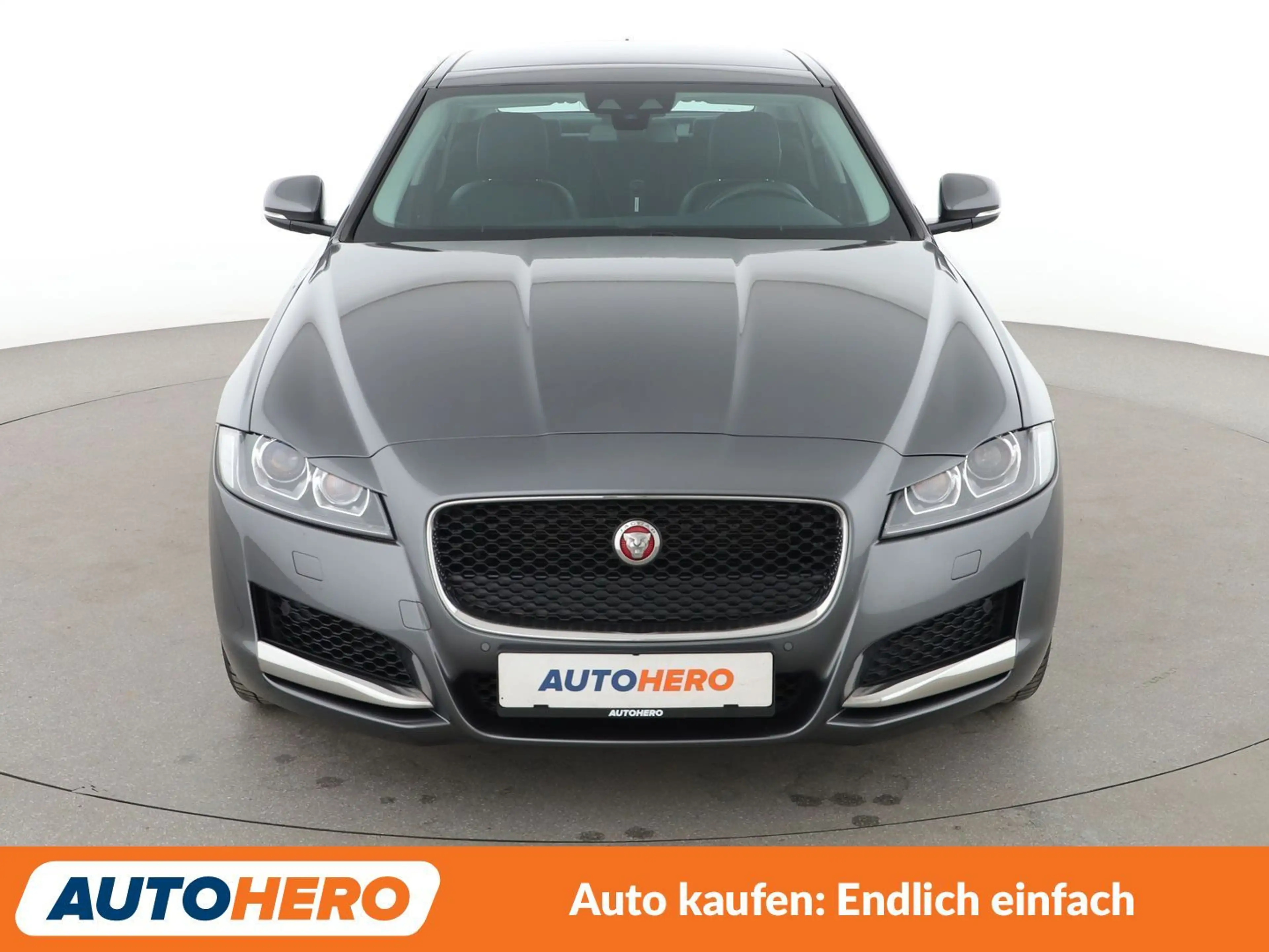 Jaguar XF 30t Prestige AWD Aut.*NAVI*BiXENON*CAM*TEMPO*ALU* — photo 9