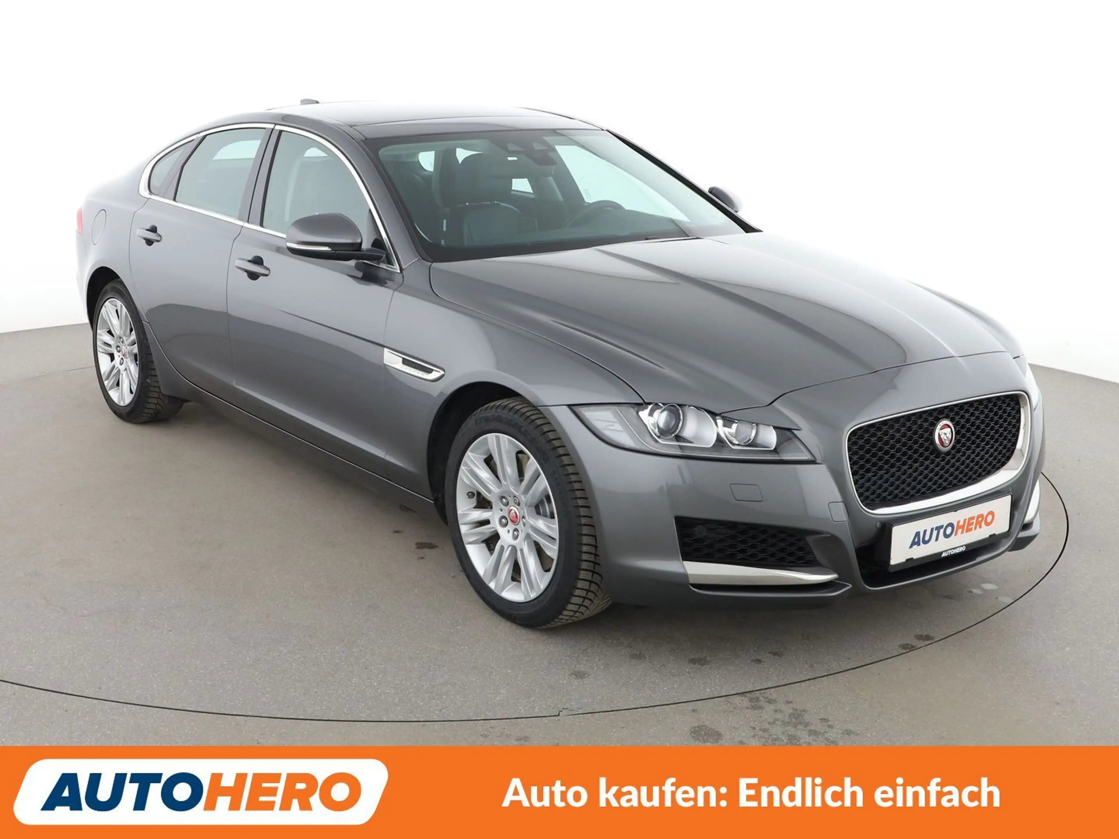 Jaguar XF 30t Prestige AWD Aut.*NAVI*BiXENON*CAM*TEMPO*ALU* — photo 8