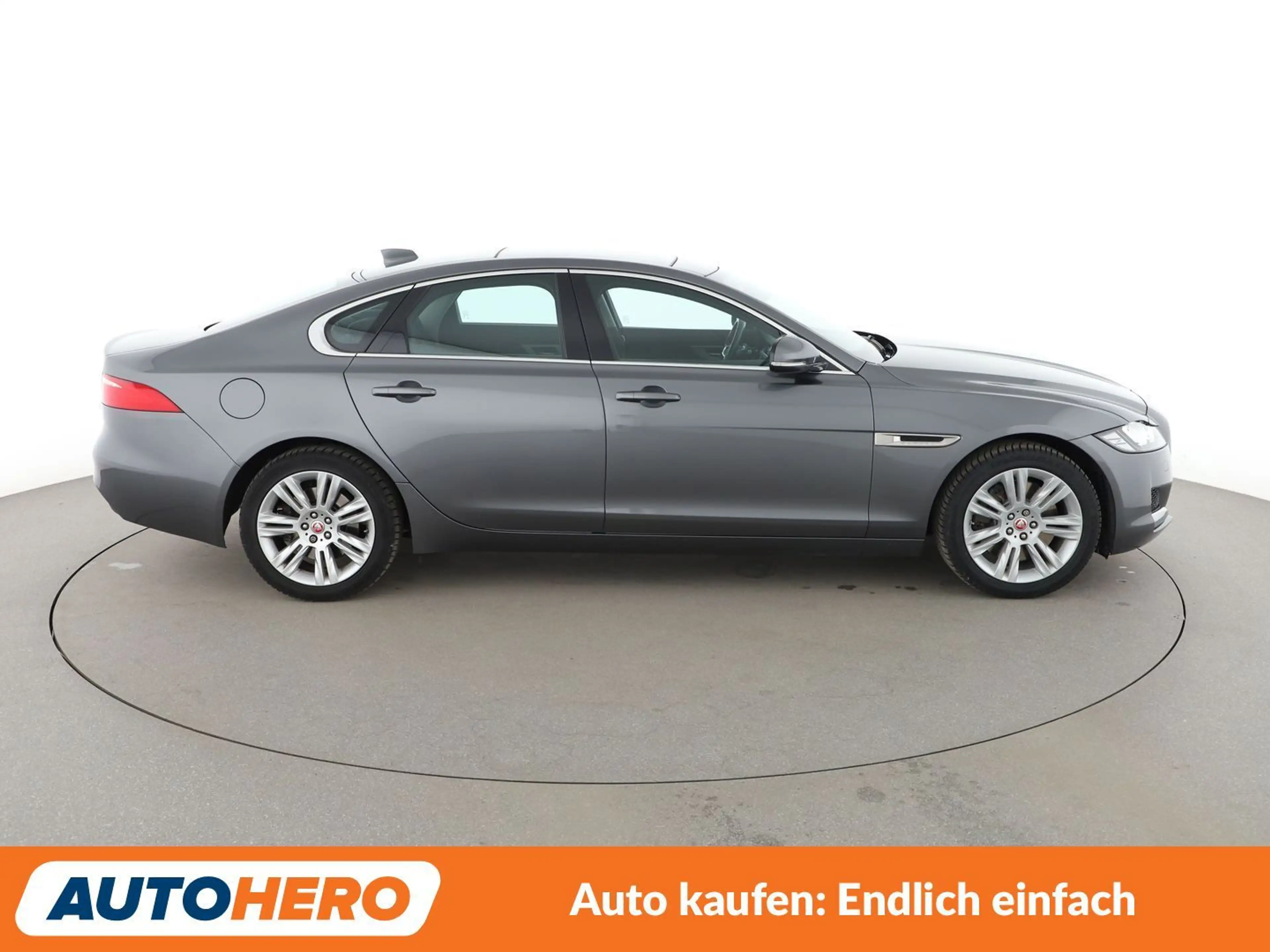 Jaguar XF 30t Prestige AWD Aut.*NAVI*BiXENON*CAM*TEMPO*ALU* — photo 7