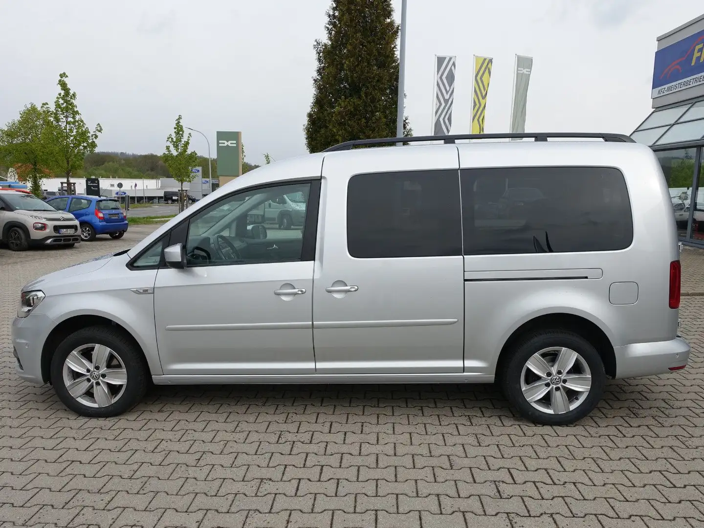 Volkswagen Caddy Maxi Comfortline 1.4*7-Sitze*ACC*SHZ*FHZ.. Silber - 2