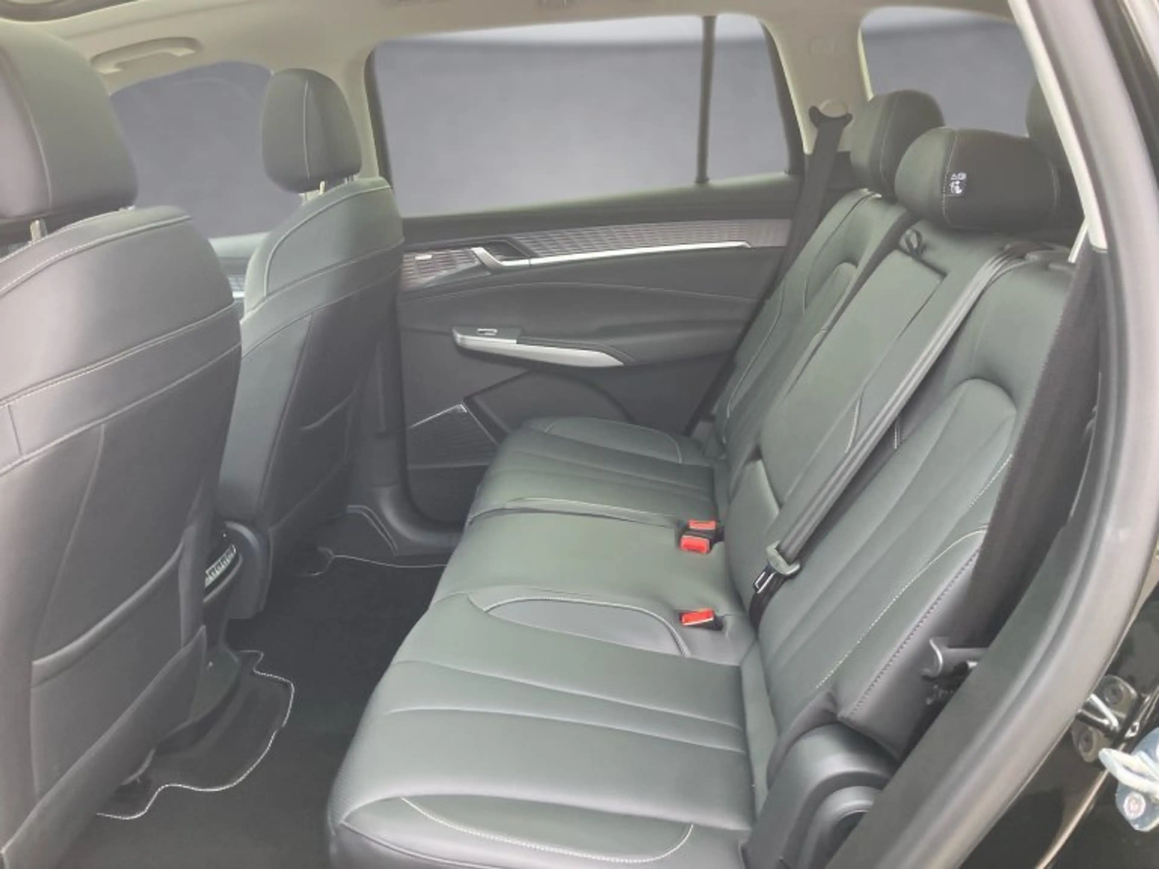 MG MGS9 PHEV Luxury MY25 — photo 12