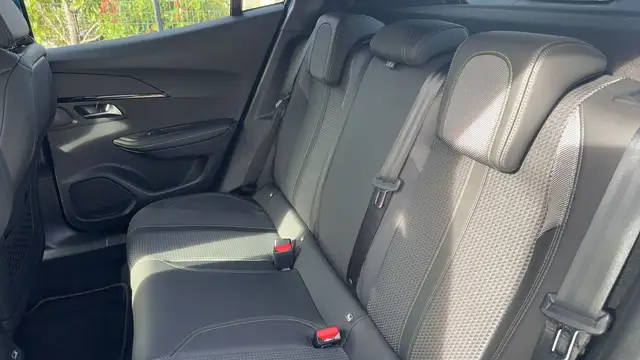Peugeot 2008 view 9