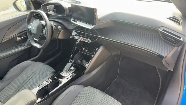 Peugeot 2008 view 10