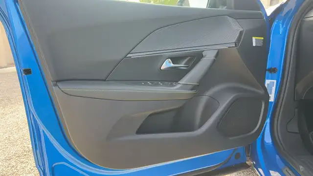 Peugeot 2008 view 7