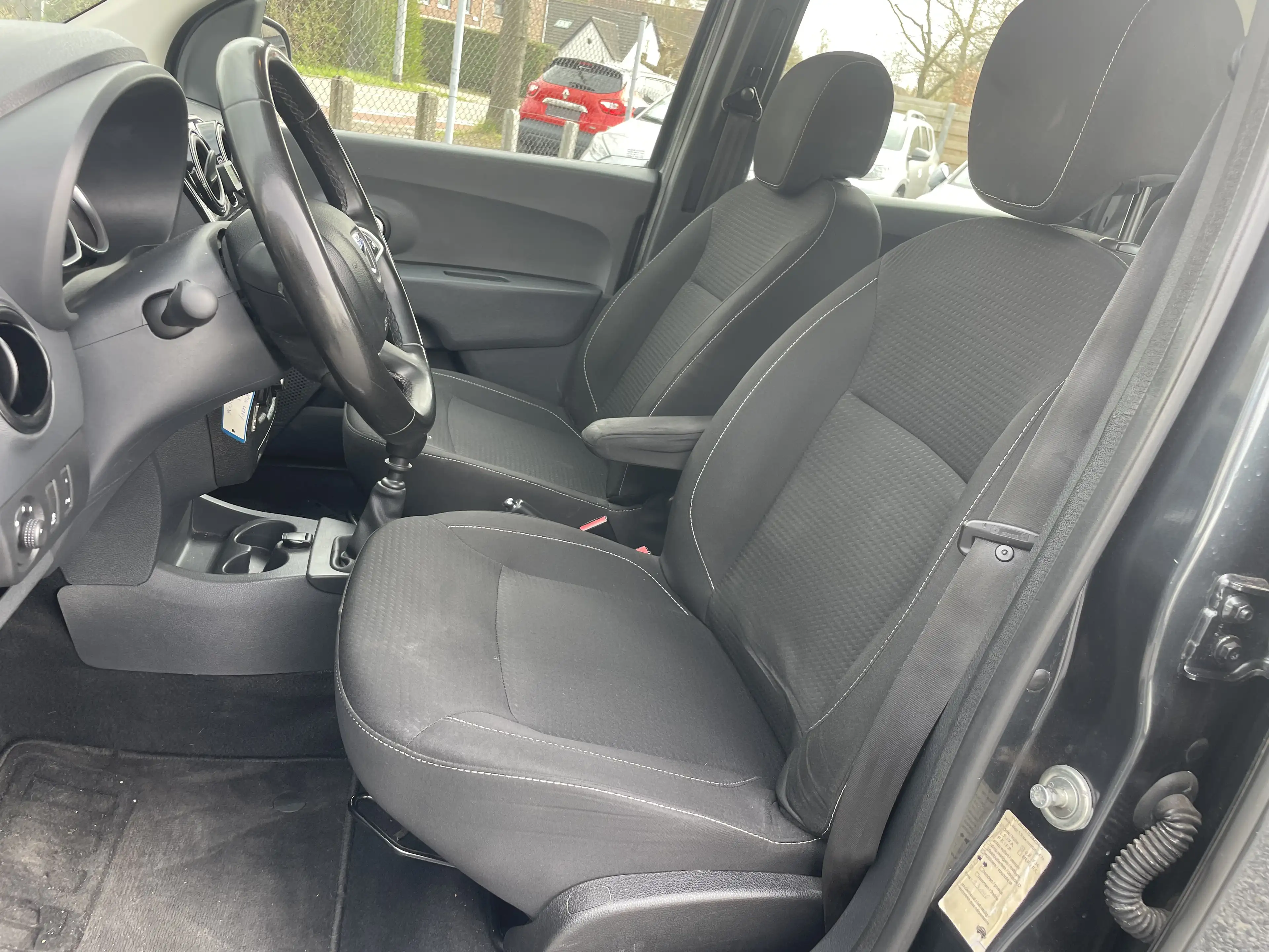 Dacia Lodgy Lodgy 1.3 TCe Comfort 7pl. (EU6.2) Navi Garantie — photo 10