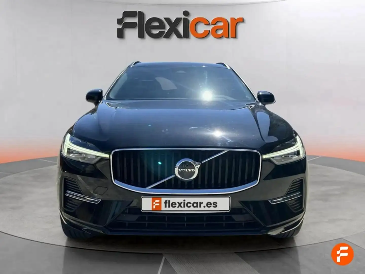 Volvo XC60 2.0 B4 G Essential Auto Zwart - 2