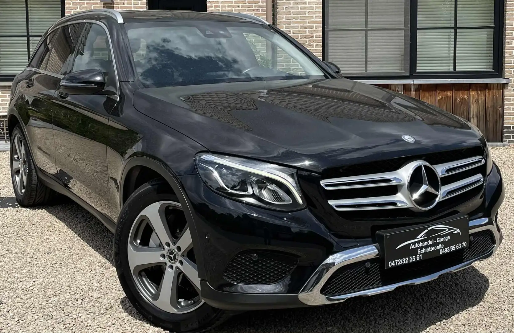 Mercedes-Benz GLC 220 d 4-Matic *AMG interieur *Trekhaak *Cruise Control Noir - 1