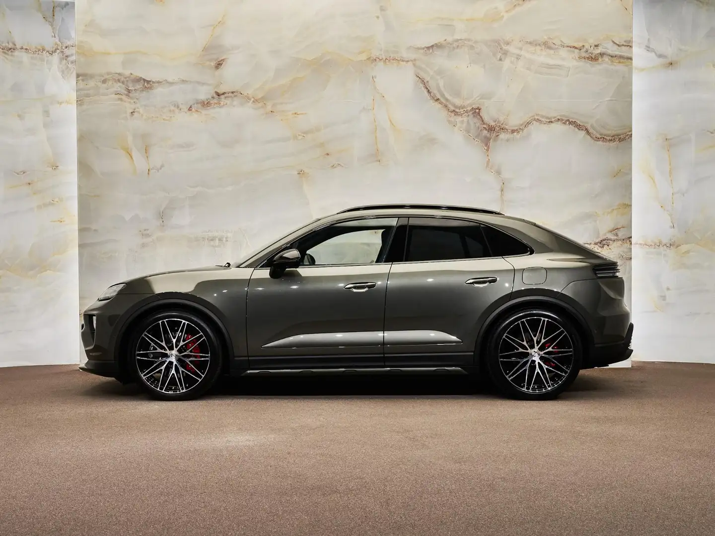 Porsche Macan 4S, 22", Offroad Design, pano, luchtv., tr.haak, B Vert - 2