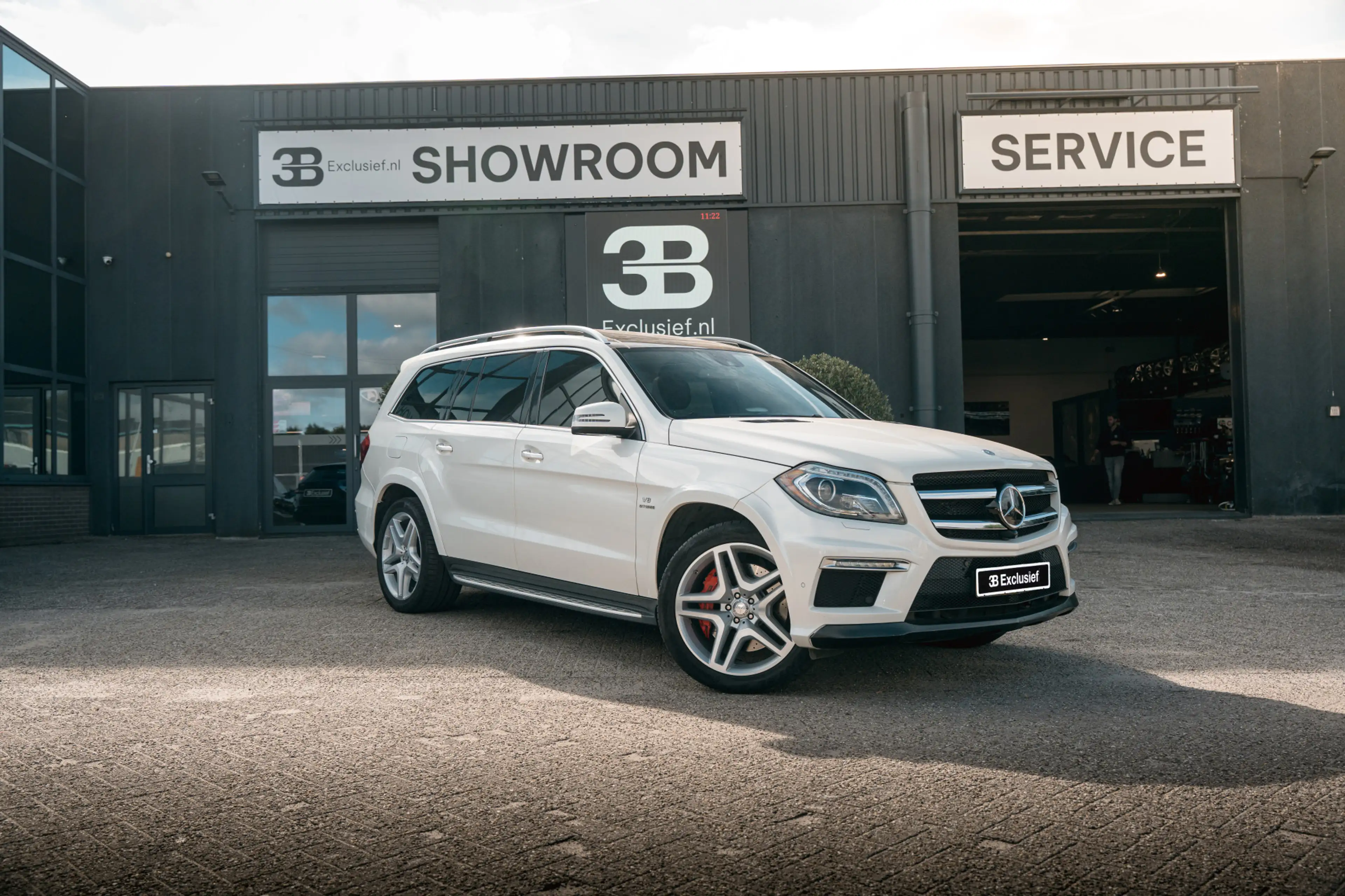 Mercedes-Benz GL 63 AMG | PANORAMA | 360° CAMERA | AIRMATIC | LEDER | STOE — photo 2