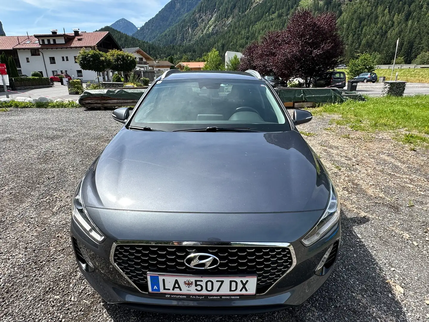 Hyundai i30 1,6 CRDi Launch Premium Start/Stopp Silber - 1