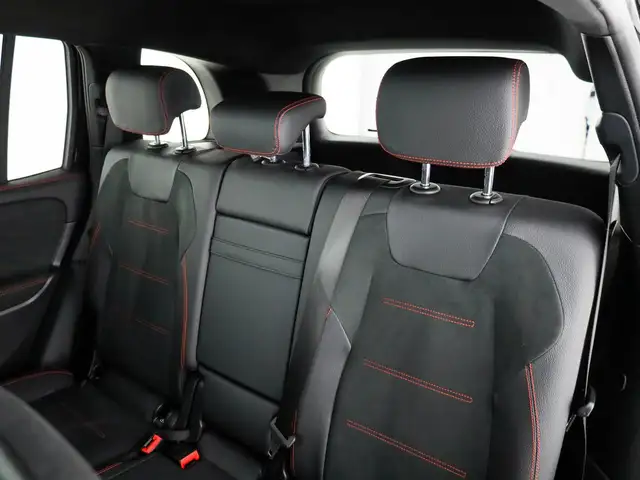 Mercedes-Benz GLB view 14