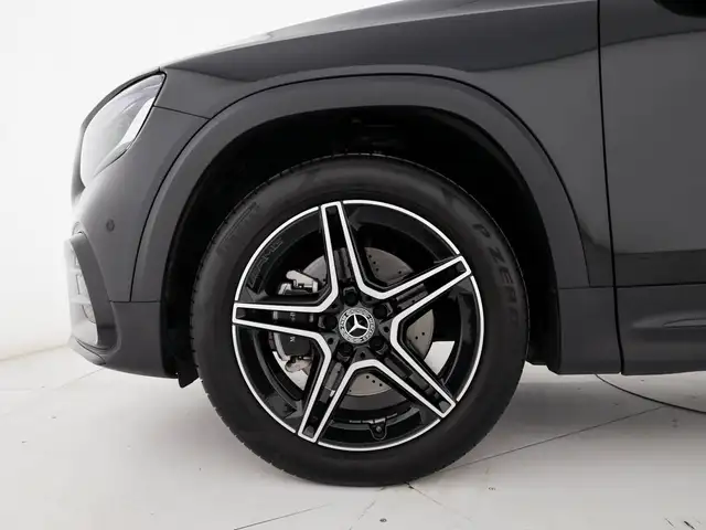 Mercedes-Benz GLB view 7