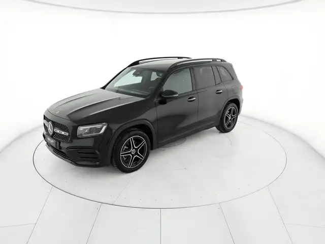 Mercedes-Benz GLB view 2