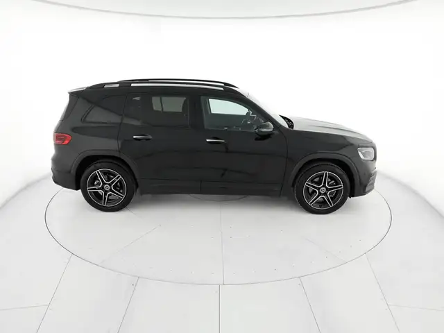Mercedes-Benz GLB view 5