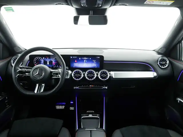 Mercedes-Benz GLB view 9