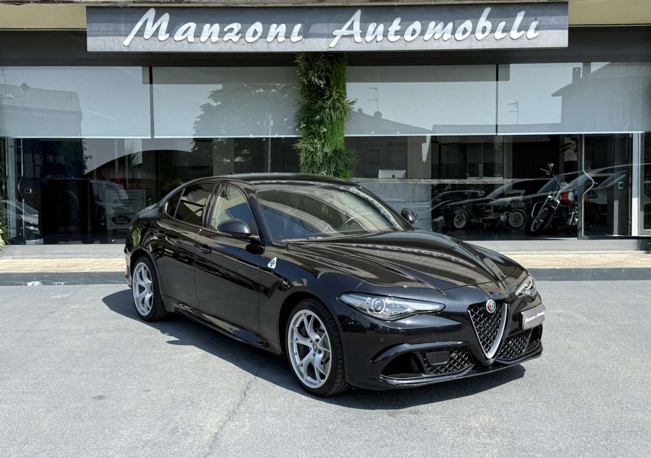 Alfa Romeo Giulia 2.9 V6 Bi-Turbo AT8 Quadrifoglio