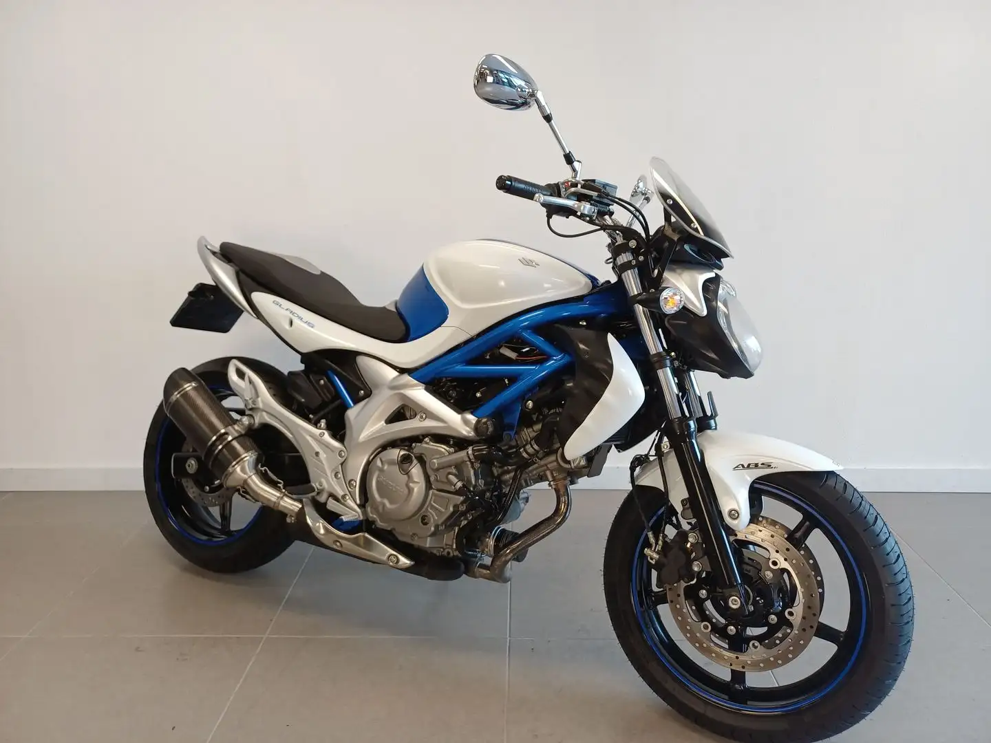 Suzuki Gladius 650 SFV ABS Blauw - 2