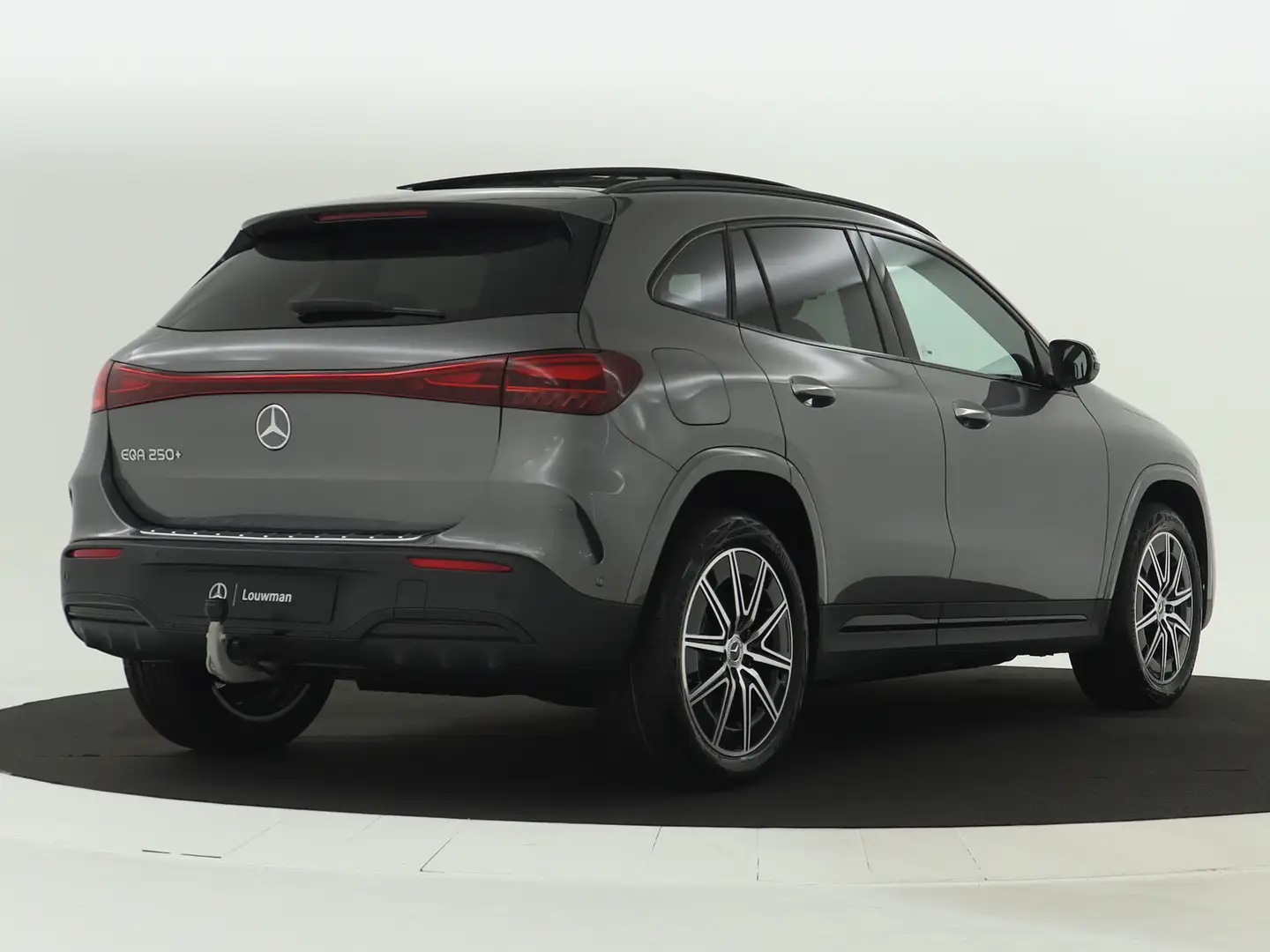 Mercedes-Benz EQA 250 250+ 71 kWh AMG Nightpakket | Trekhaak | Nightpakk Grijs - 2