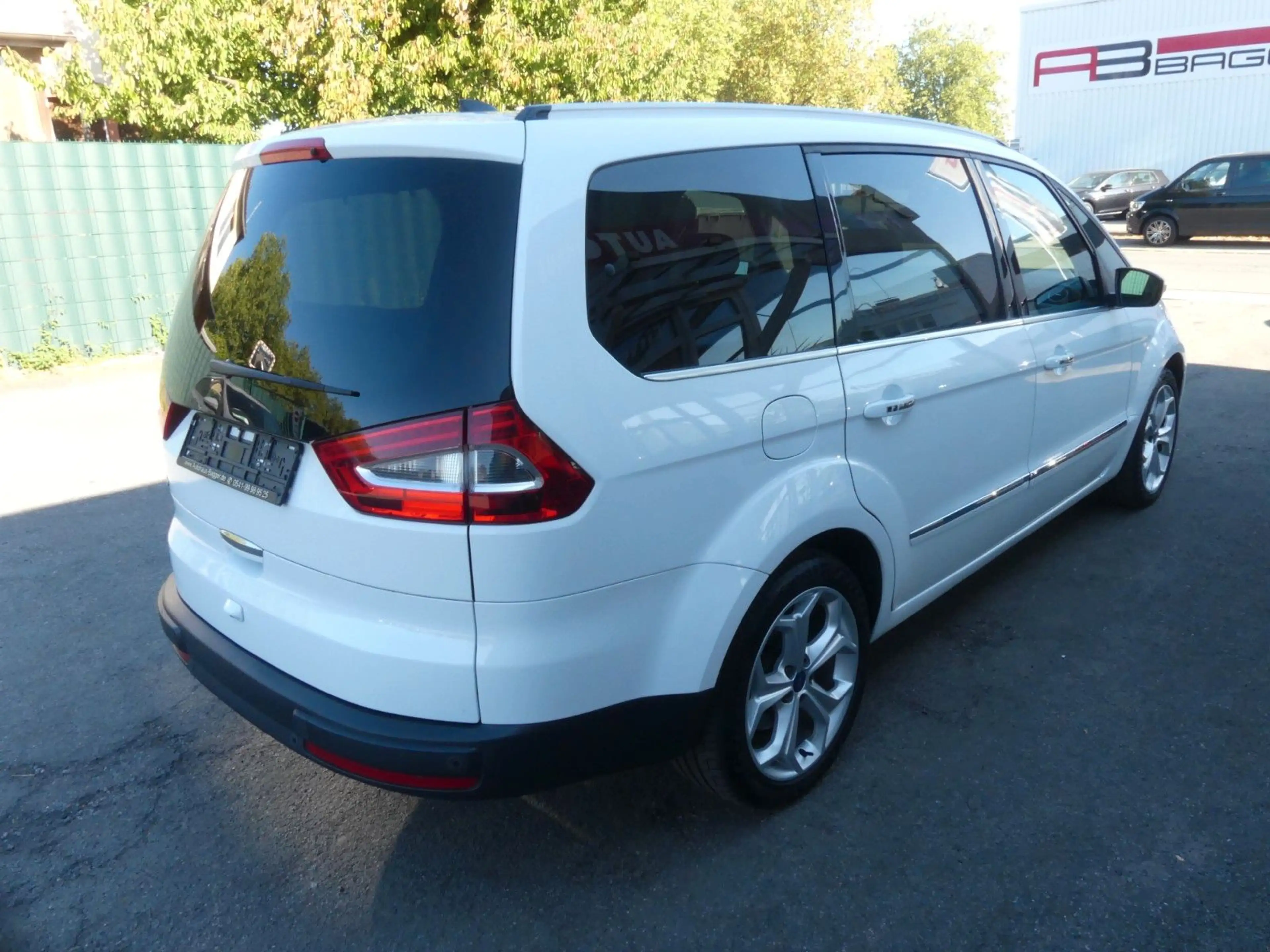Ford Galaxy Titanium 7-Sitzer — photo 5