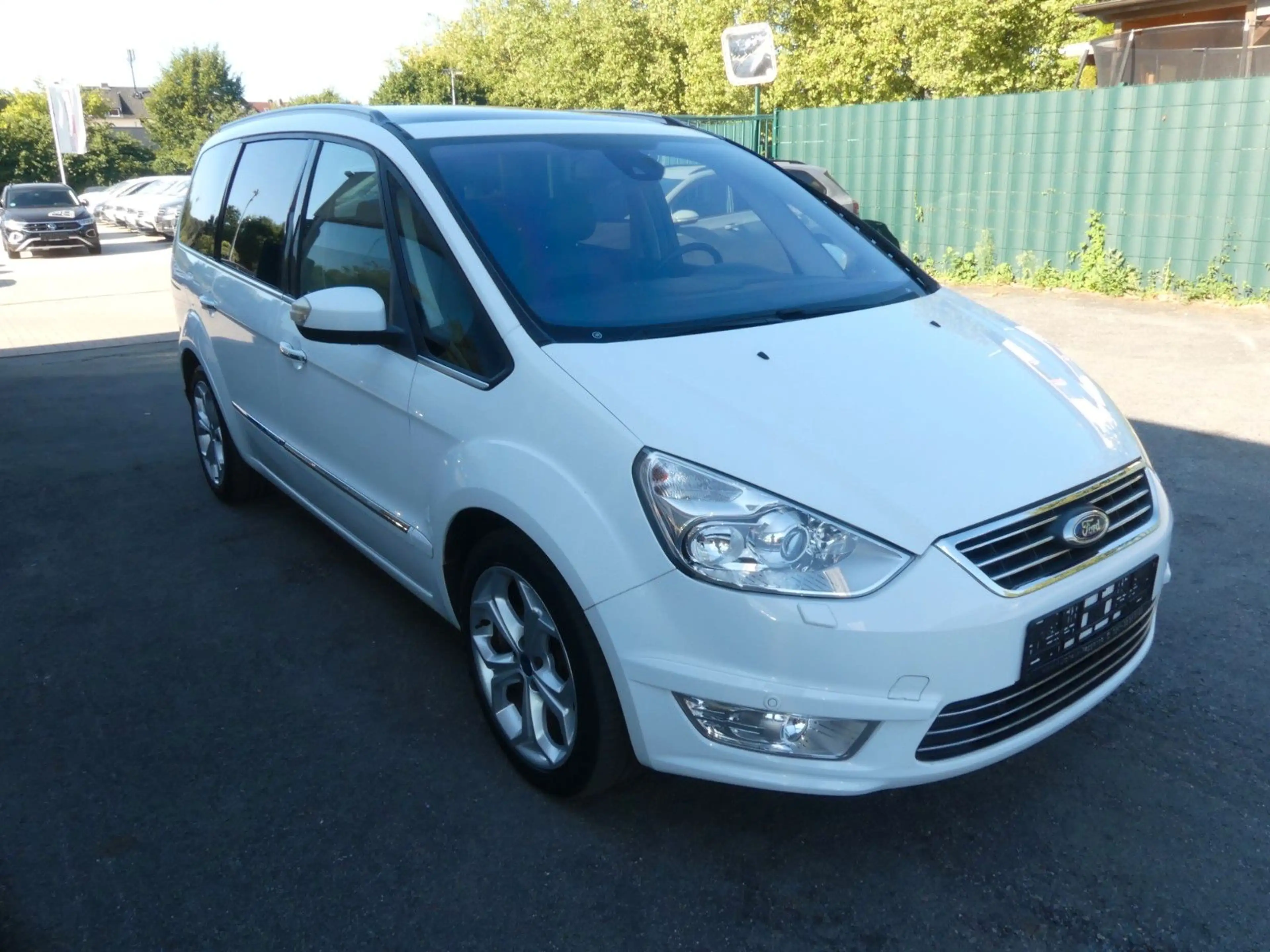 Ford Galaxy Titanium 7-Sitzer — photo 4