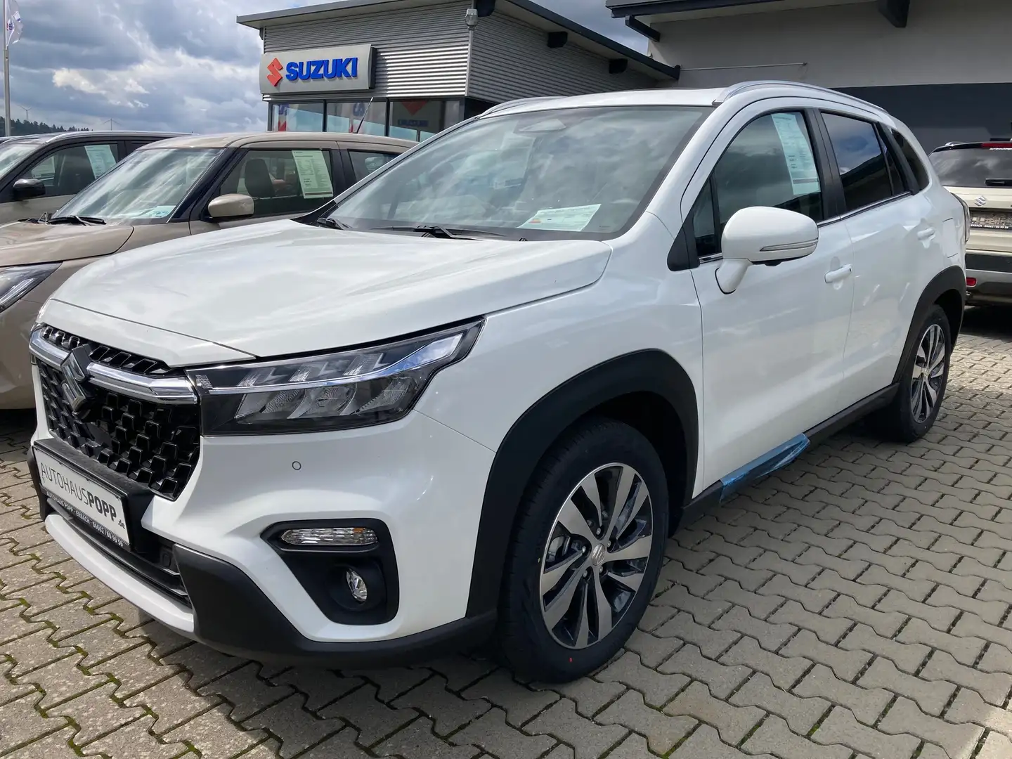 Suzuki S-Cross S-Cross 1.5 Dualjet Hybrid ALLGRIP AGS Comfort+ Weiß - 2