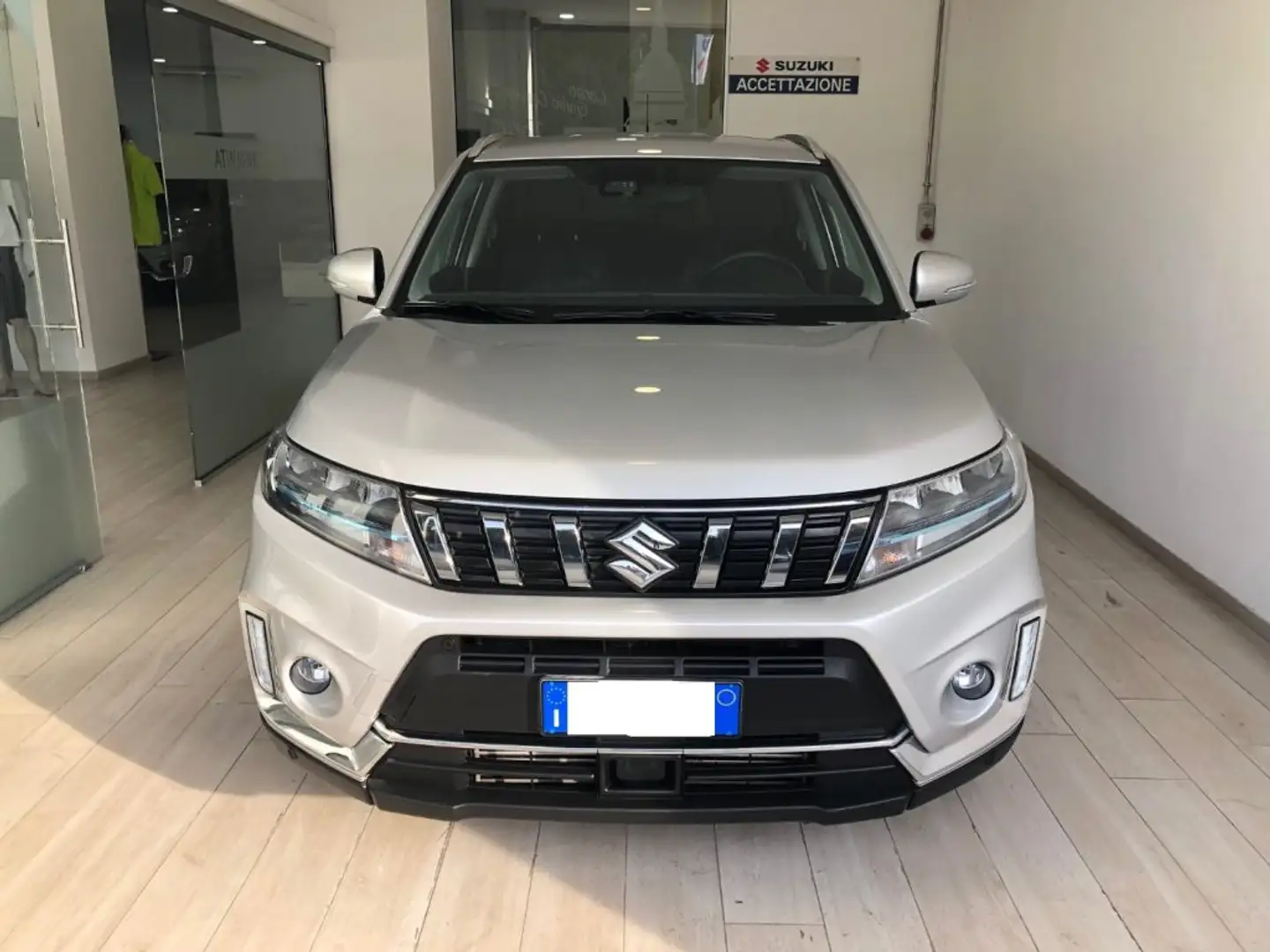 Suzuki Vitara 1.4 Hybrid 4WD AllGrip Top Zilver - 2