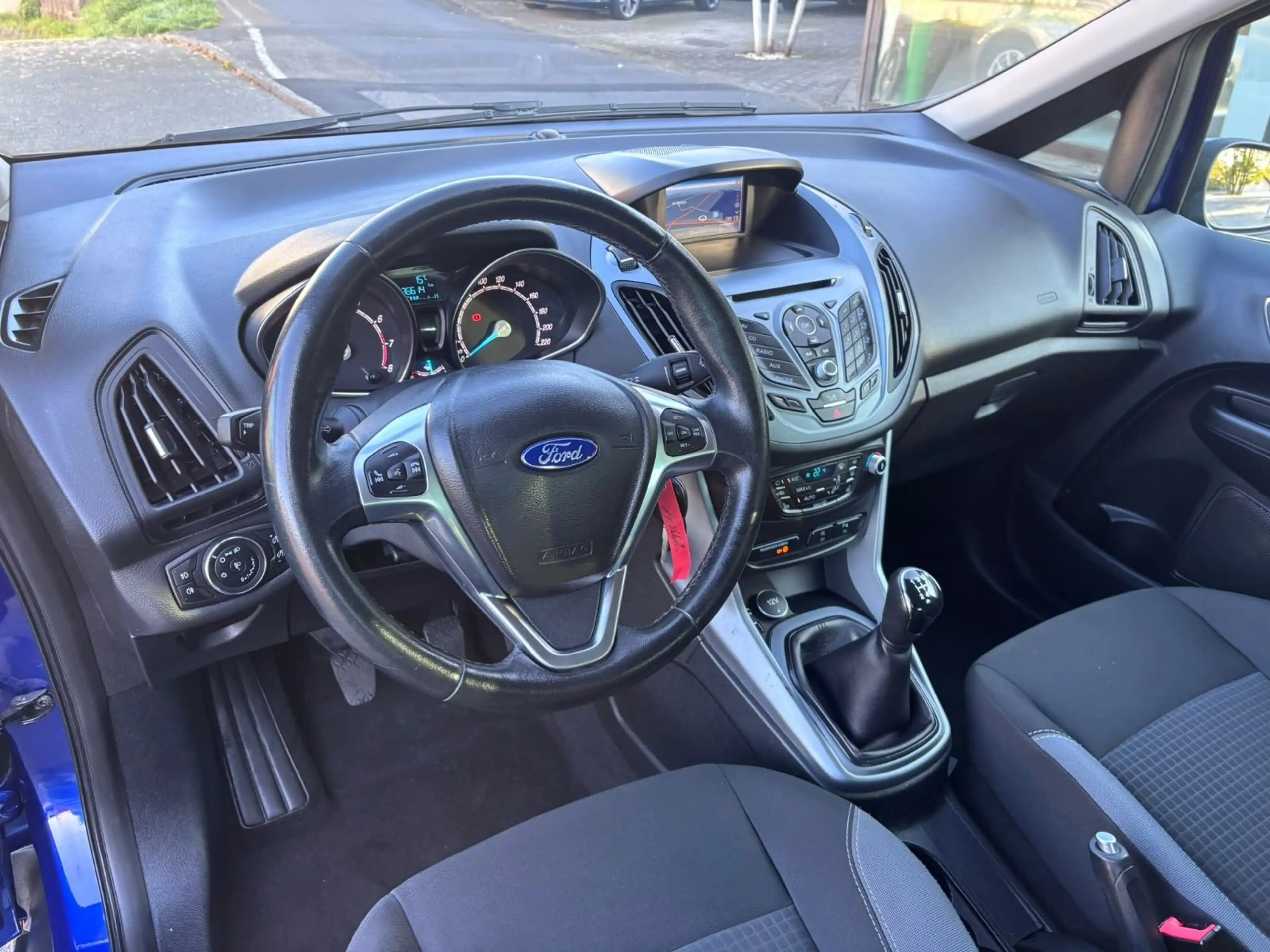 Ford B-Max Sync Edition **NAVI*KLIMA*SHZ** — photo 9