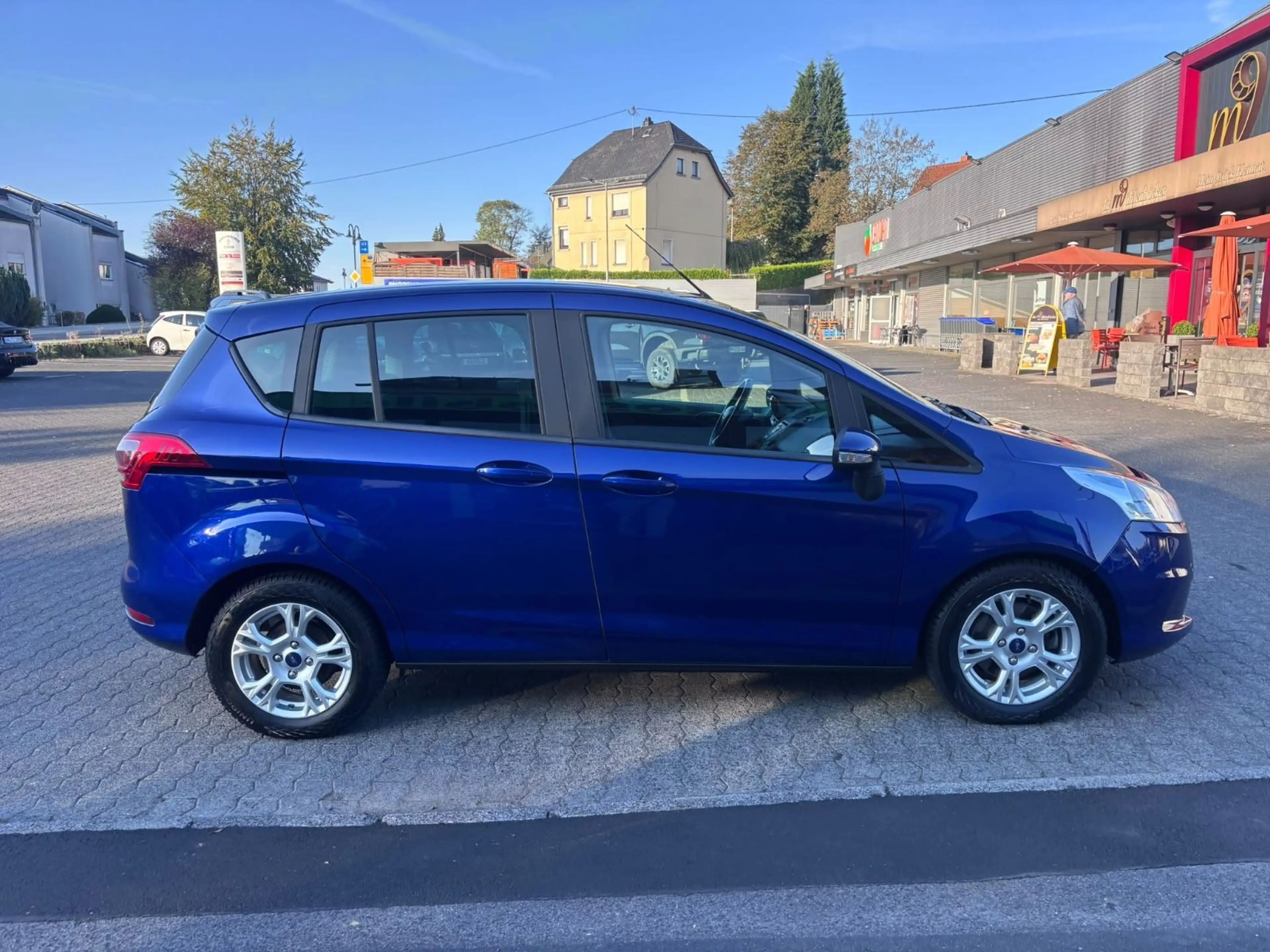 Ford B-Max Sync Edition **NAVI*KLIMA*SHZ** — photo 4