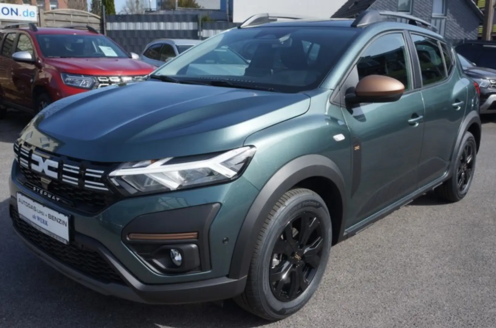 Dacia Sandero III Stepway*LPG EXTREME+*NAVI+CAM+Sitzhe "ALU*KLIM Grün - 1