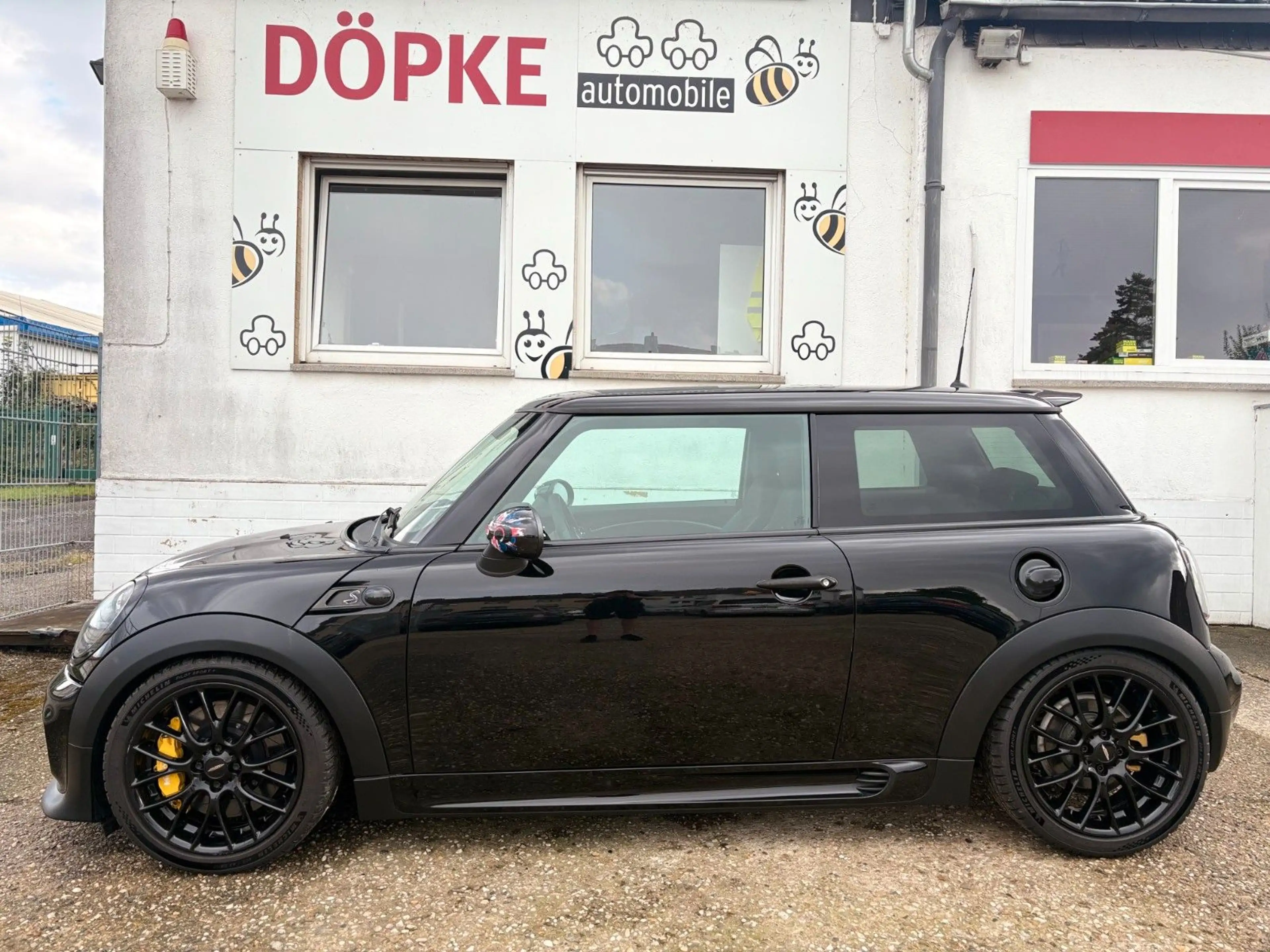 MINI Cooper S JCW Aero Kit Xenon SHZ V-Maxx ST — photo 4